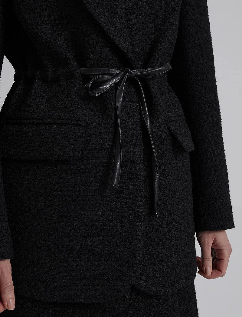 Malina - Elodie drawstring boucle blazer - Švarkai su dirželiu - black - 5