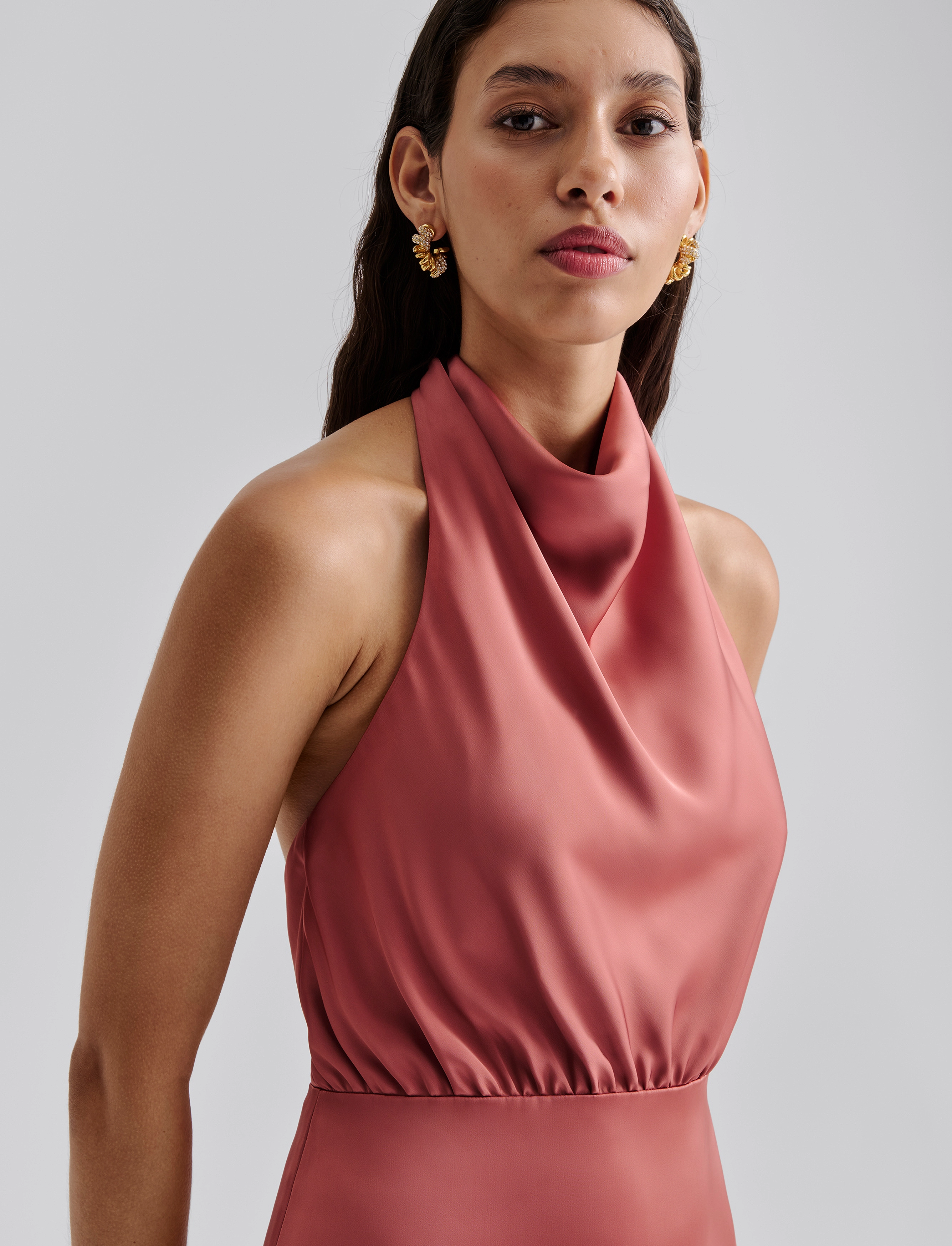 MALINA Solange Open Back Halterneck Midi Dress midiklänningar dam – bild 5
