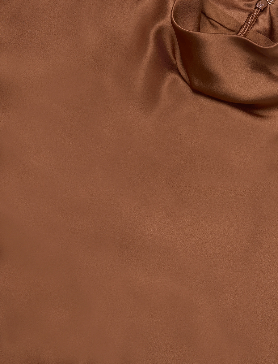 Malina - Alivia Short Sleeve Satin Midi Dress - cocktailkjoler - rust - 2