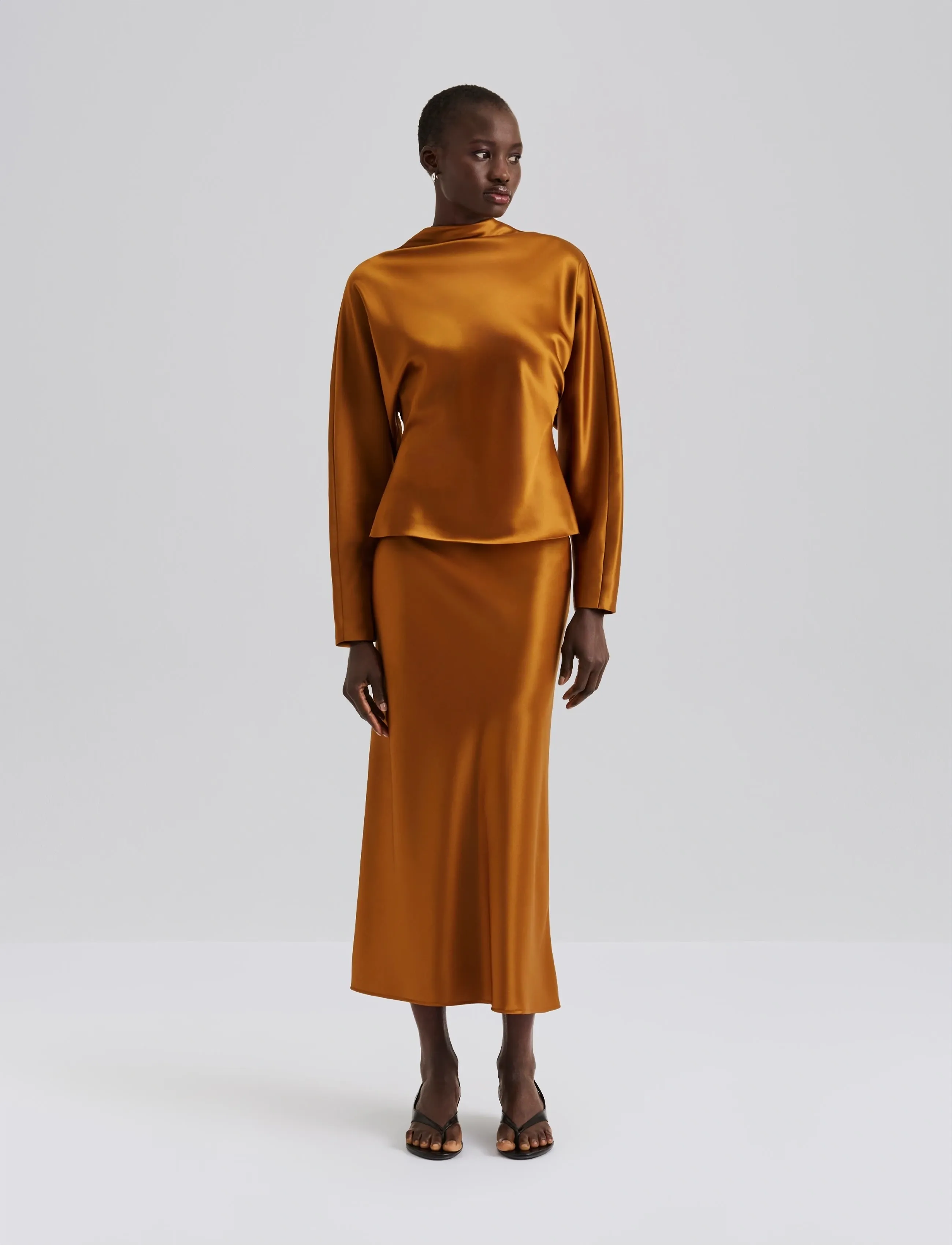 Malina - Aubree Satin Midi Skirt - særlige begivenheder - amber - 3
