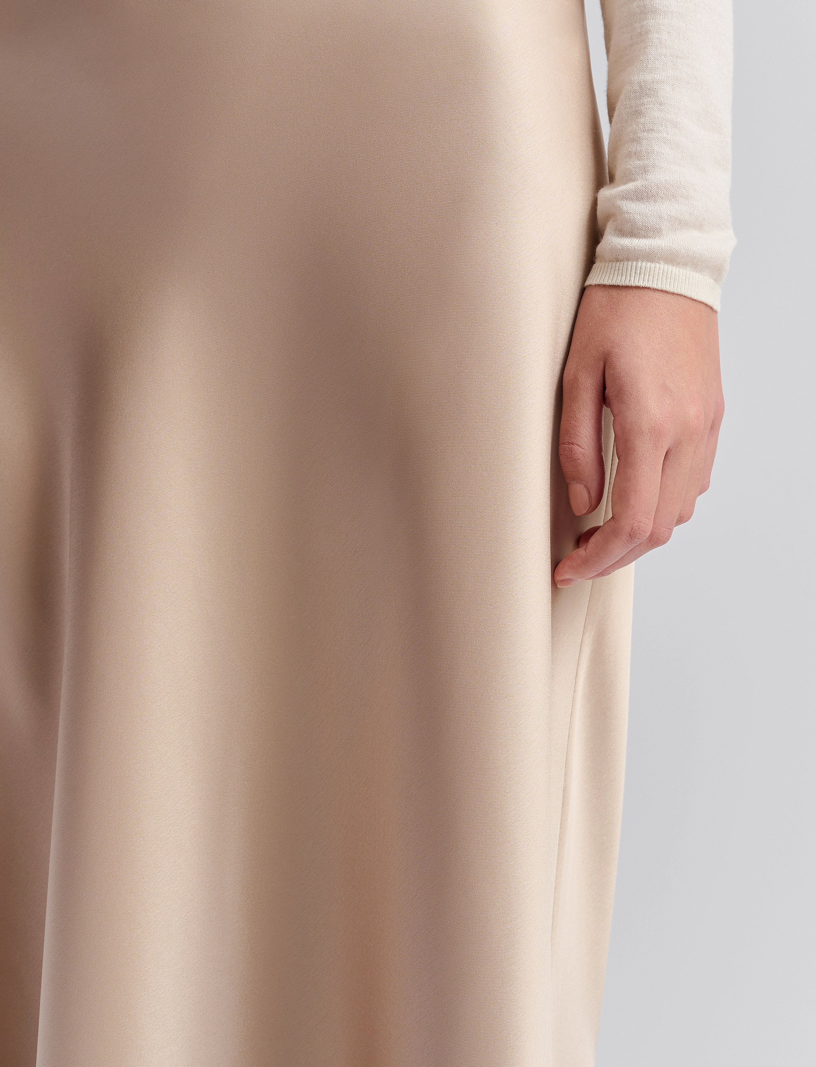 Malina - Aubree Satin Midi Skirt - satinröcke - champagne - 5