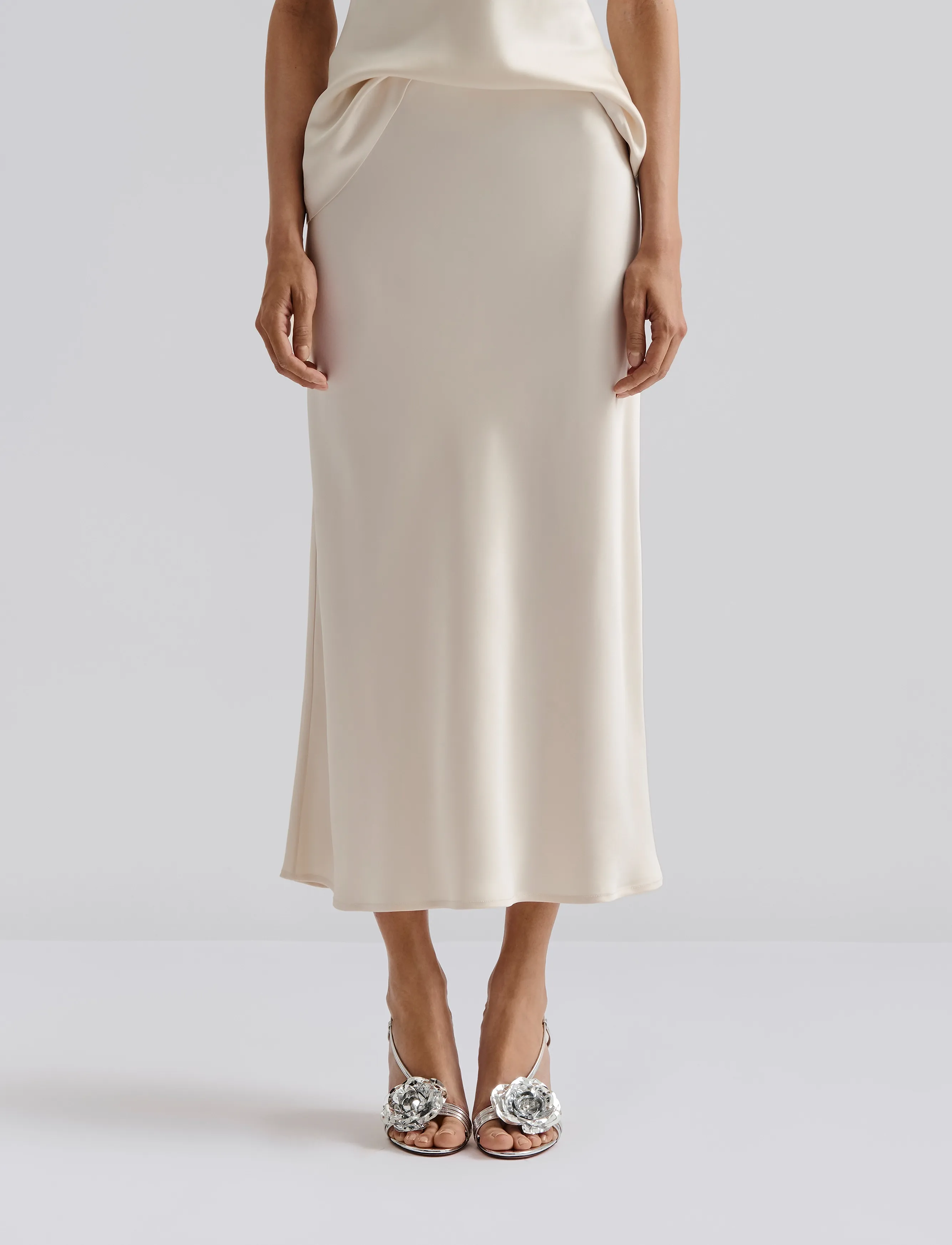 Malina - Aubree Satin Midi Skirt - satiinist seelikud - vanilla - 4