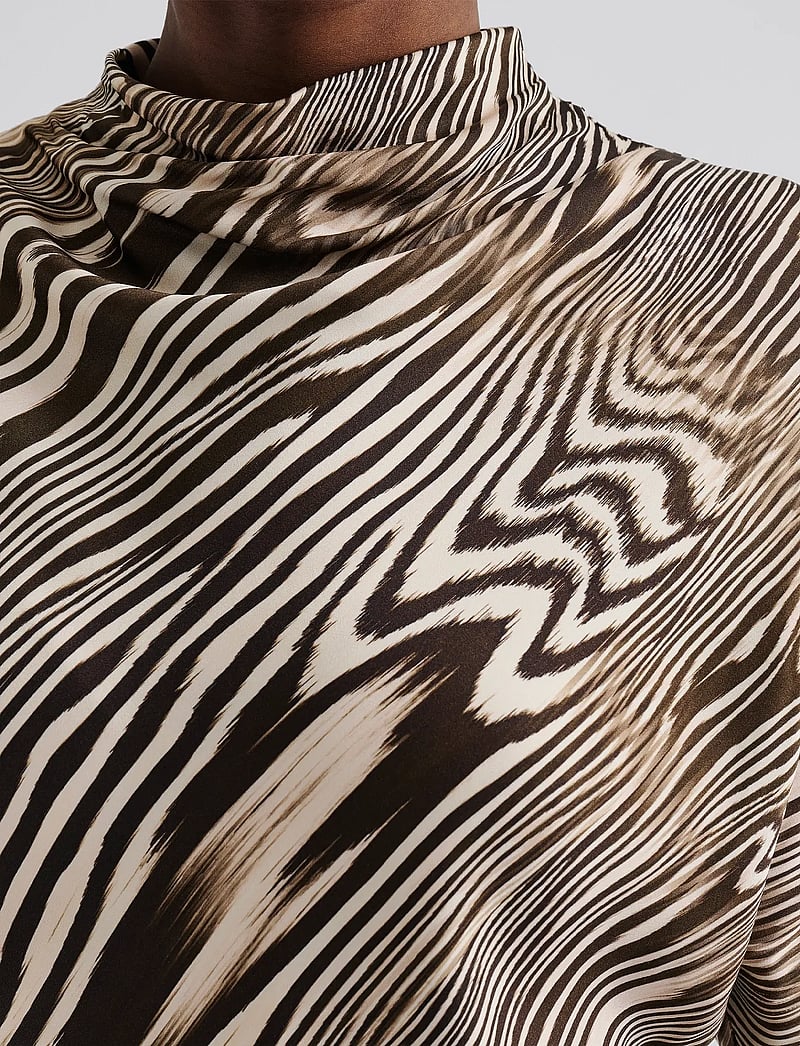 Malina - Otilia draped half polo top - kurzämlige blusen - moire - 4