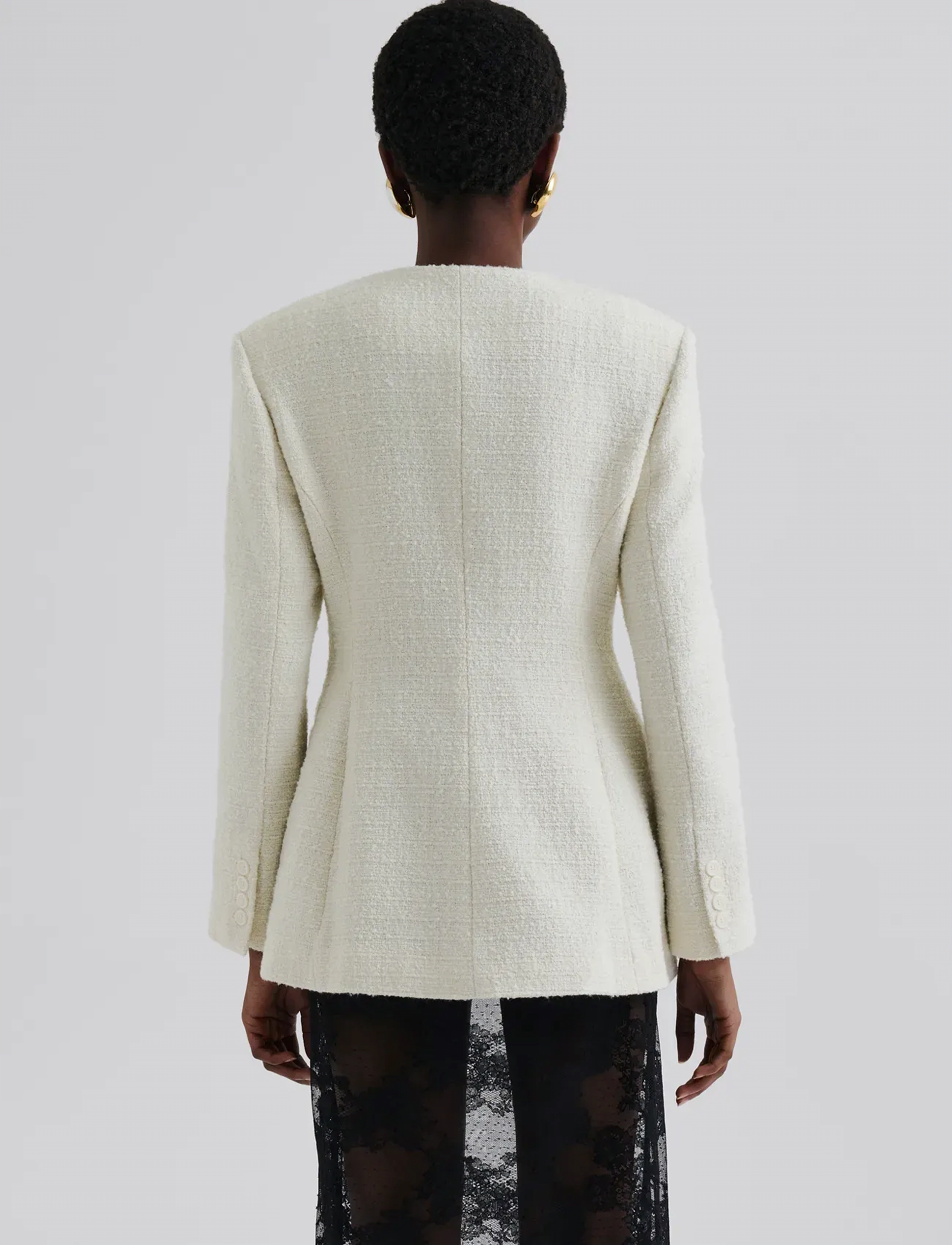 Malina - Carol fitted round neck blazer - Ühes joones nööpidega bleiserid - cream - 3