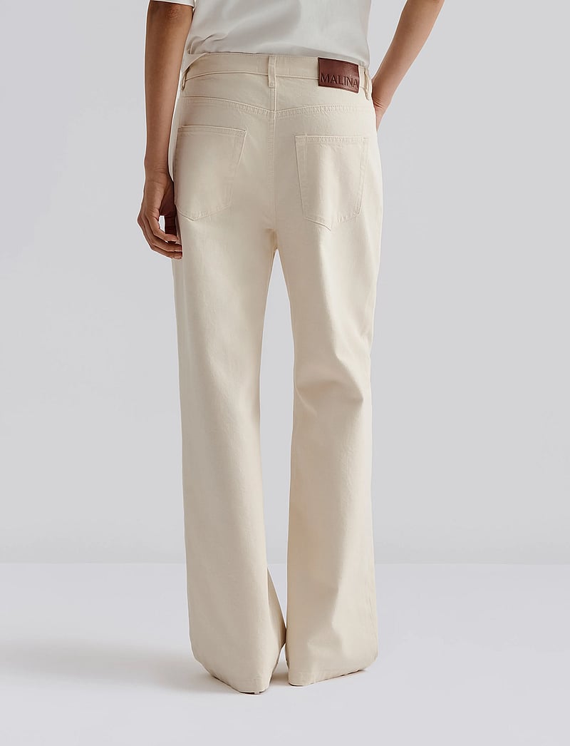Malina - Matilda slouchy mid rise wide jeans - laia säärega teksad - cream - 3