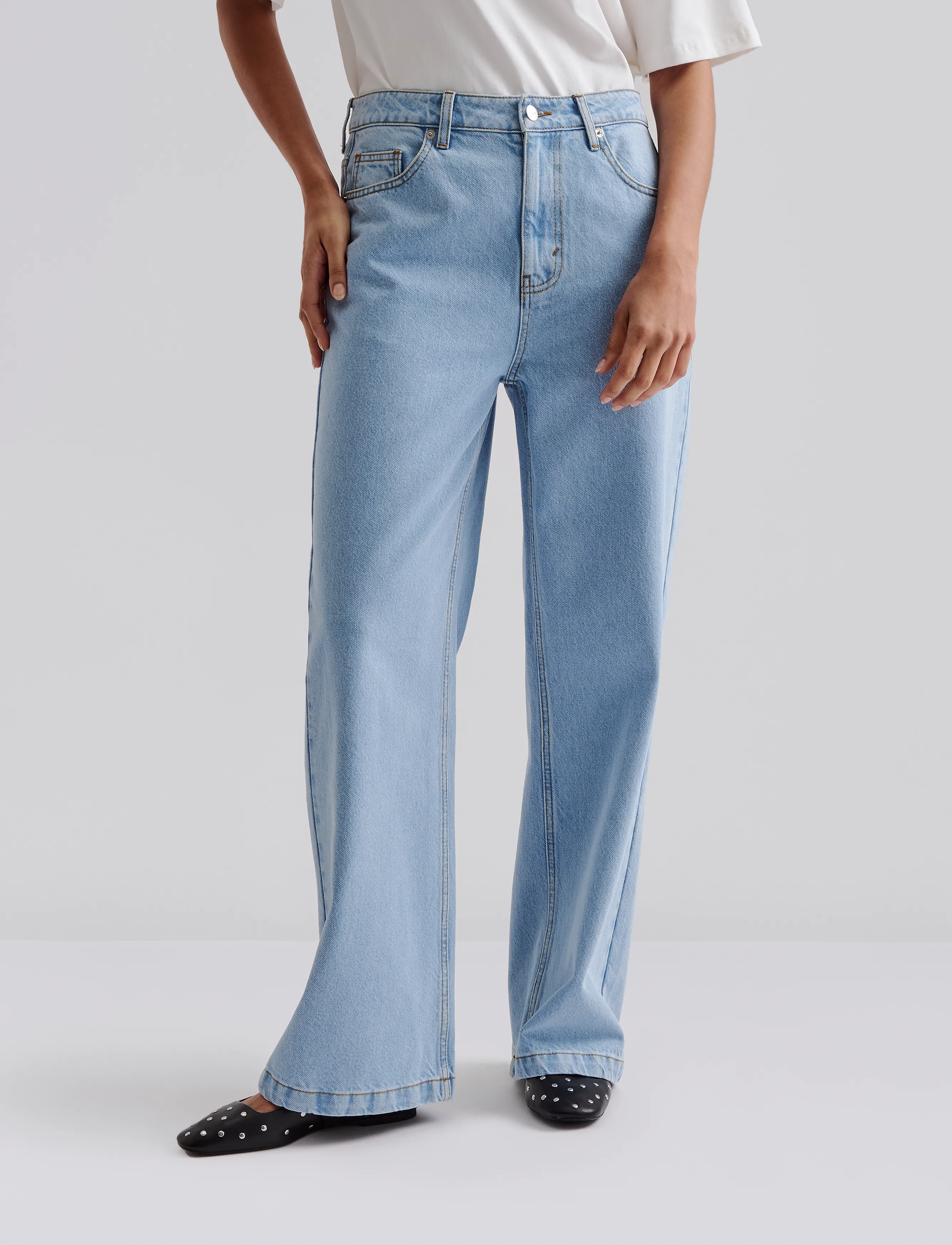 Malina - Matilda slouchy mid rise wide jeans - brede jeans - light blue wash - 5