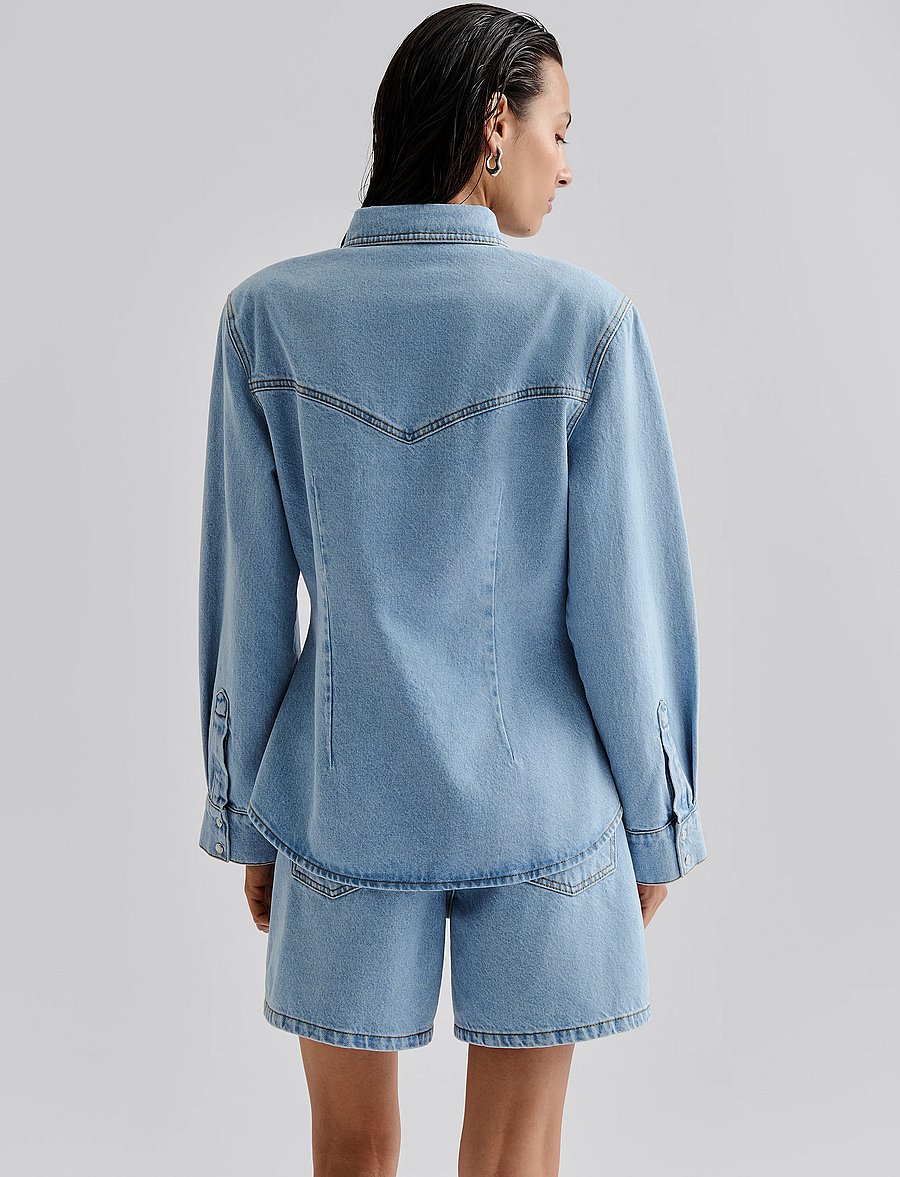 Malina - Anthea Fitted Waist Denim Shirt - denimskjorter - light blue wash - 3