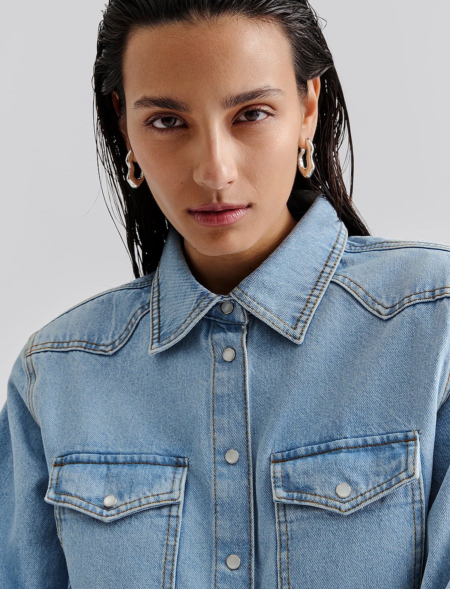 Malina - Anthea Fitted Waist Denim Shirt - denimskjorter - light blue wash - 5