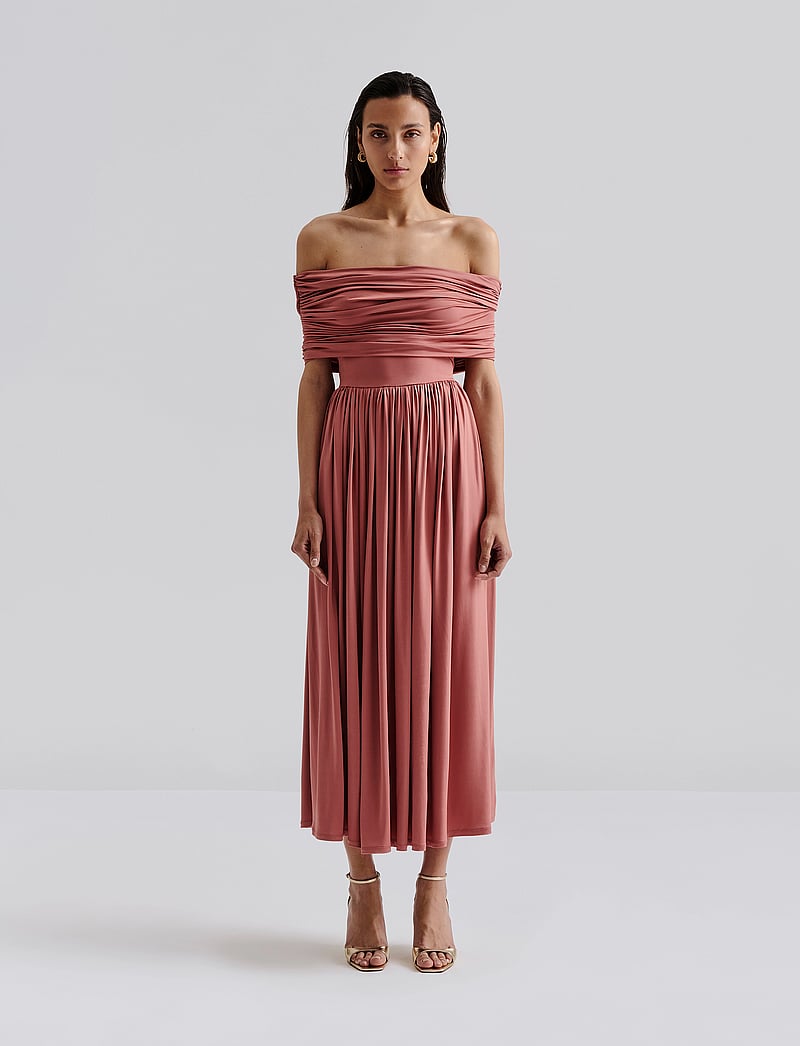 Malina Ariel Off Shoulder Jersey Midi Dress (BMA12248301) - Evening Dresses - Boozt.com Malina Ariel Off Shoulder Jersey Midi Dress (BMA12248301) - Evening Dresses - Boozt.com