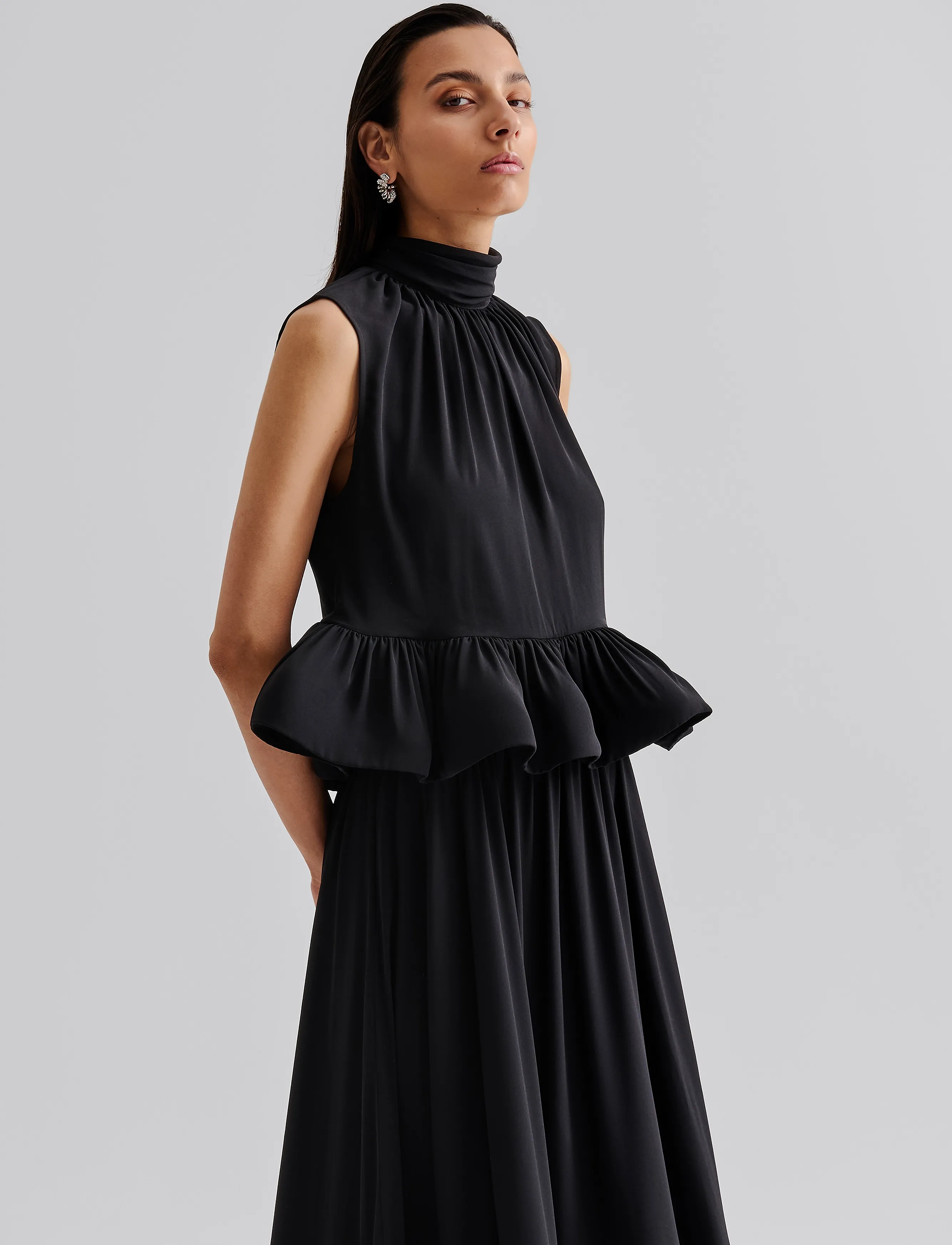 Malina - Lune Halterneck Frilled Hem blouse - varrukateta pluusid - black - 4