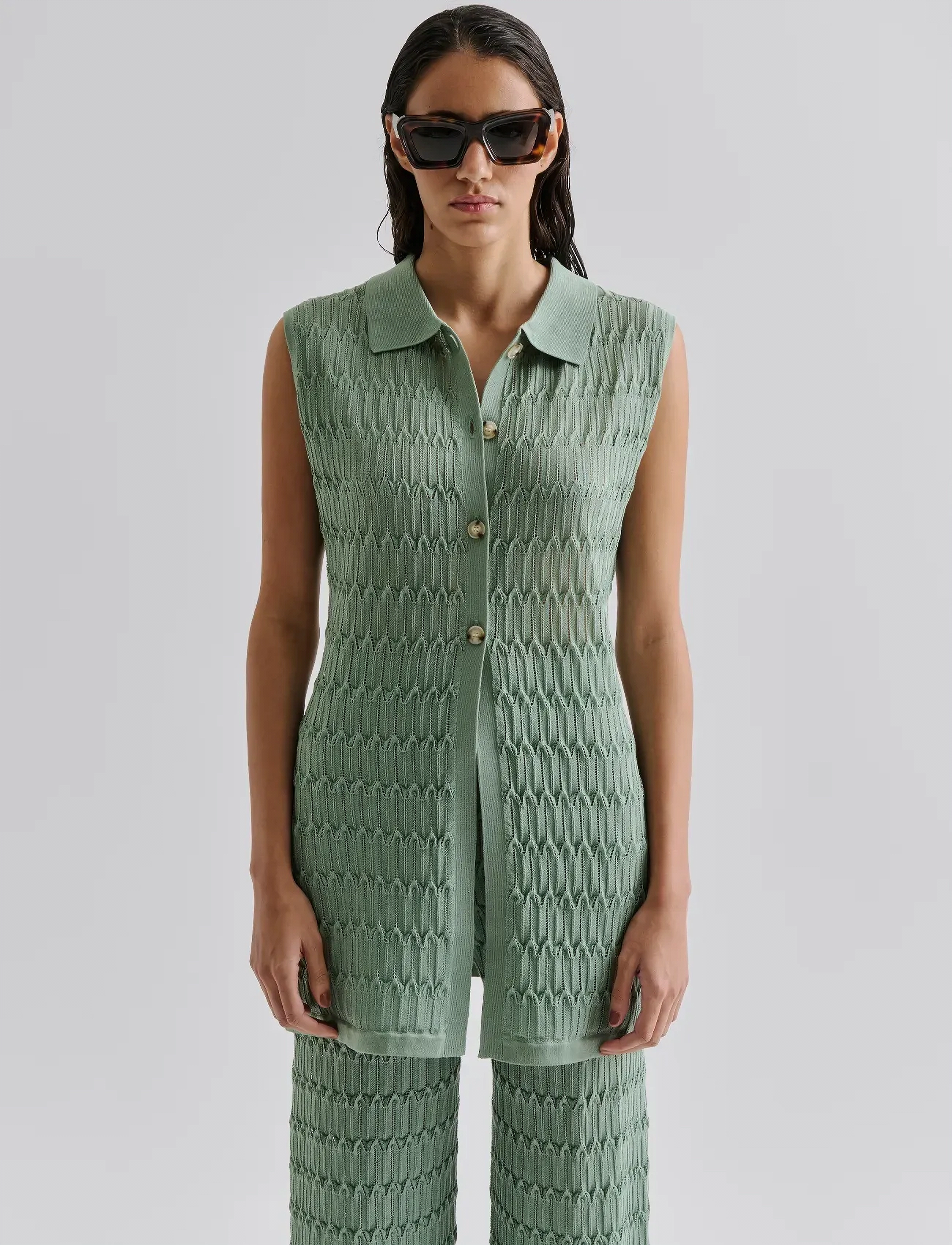 Malina - Hele Long Structure Knitted Vest - kootud vestid - sage - 0