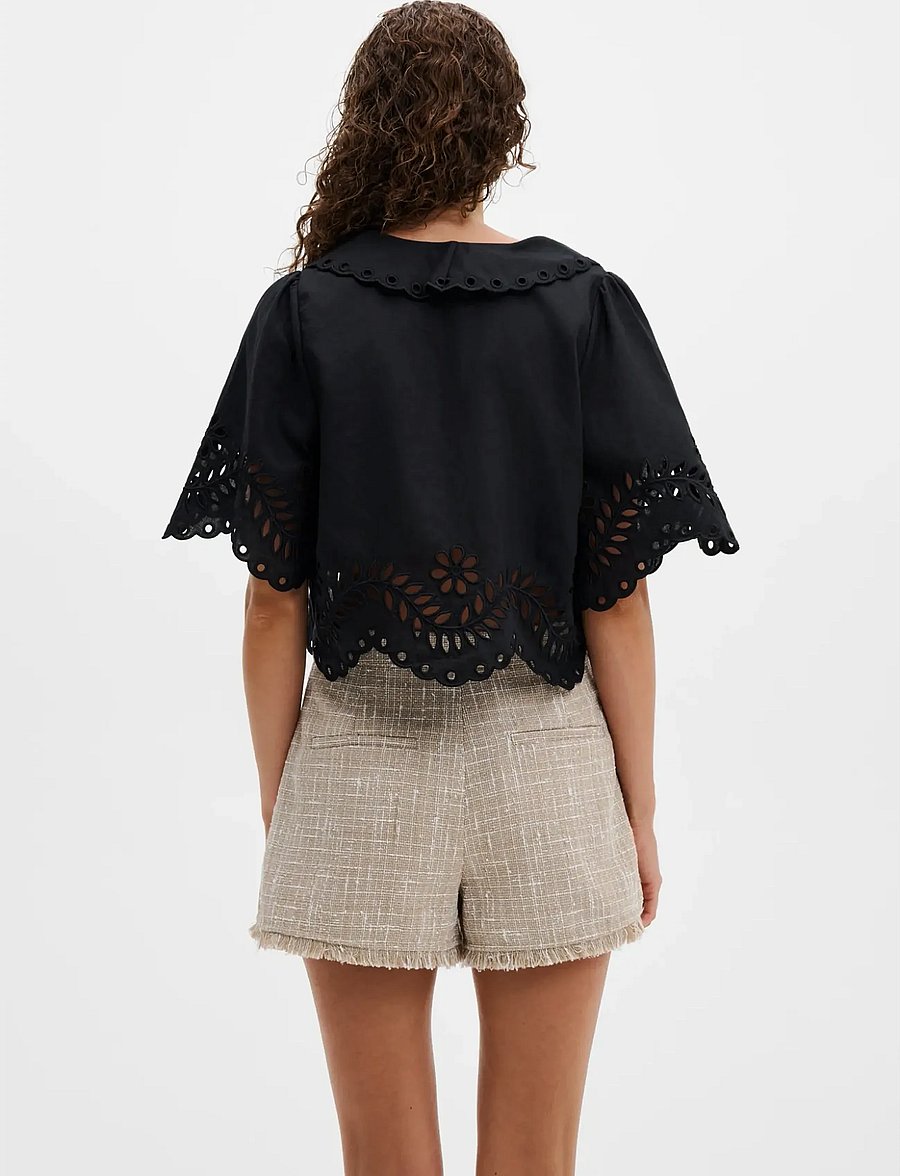 Malina - Estela Broderie Anglais Blouse - kurzämlige blusen - black - 2