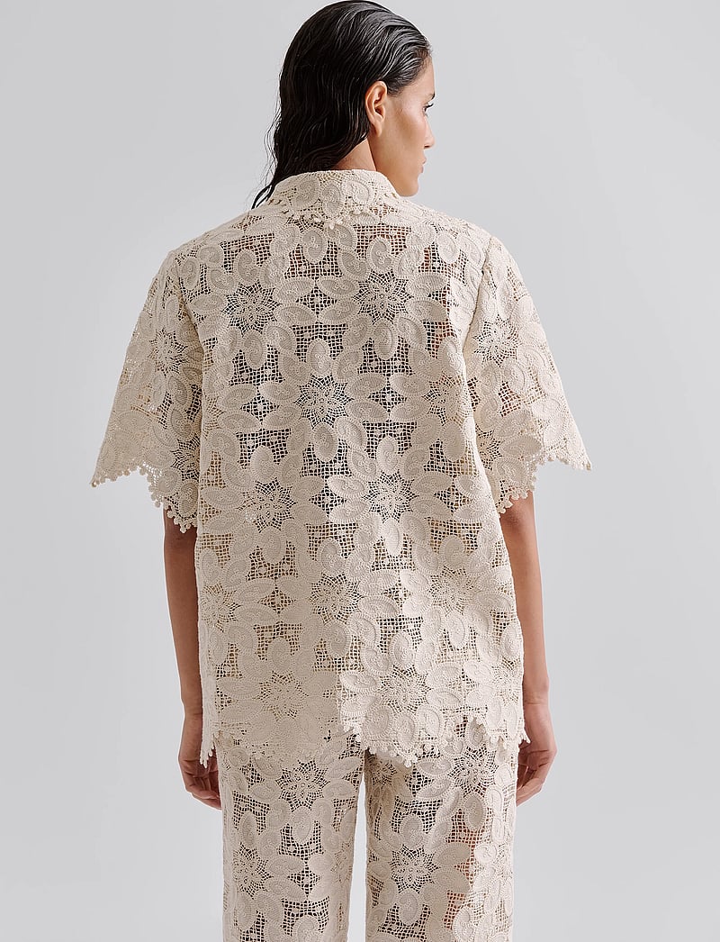 Malina - Ari Guipure Lace Shirt - kortermede skjorter - sand - 3