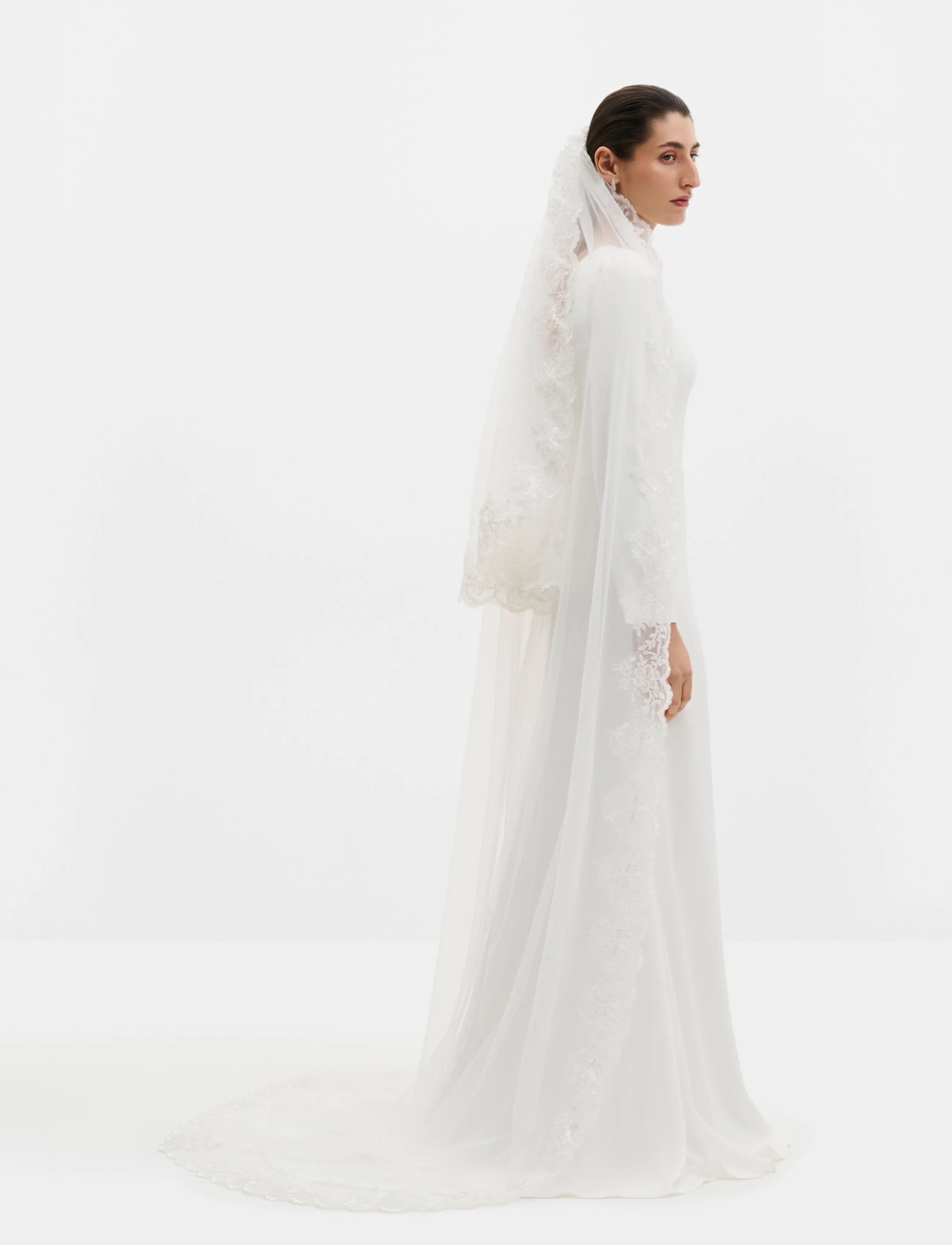 Malina Lace Trimmed Cathedral-Length Blusher Veil - Brautkleider - IVORY / white