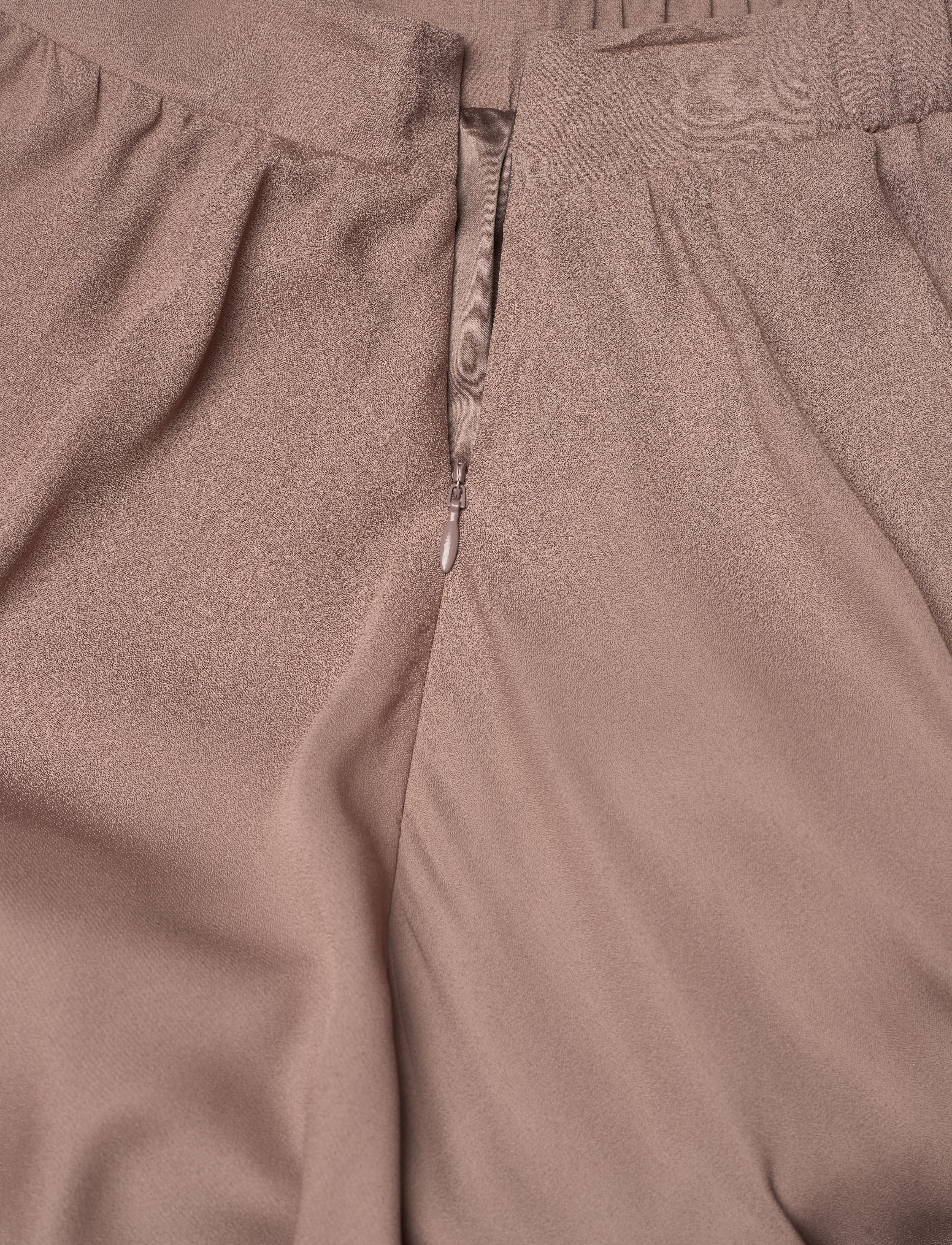 Malina - Cori Ruffled Hem Mini Skirt - miniseelikud - taupe - 2