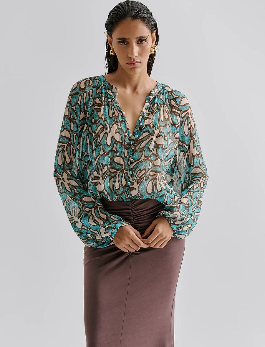 Malina - Mareva Silk Chiffon blouse - langärmelige blusen - ocean corals - 0