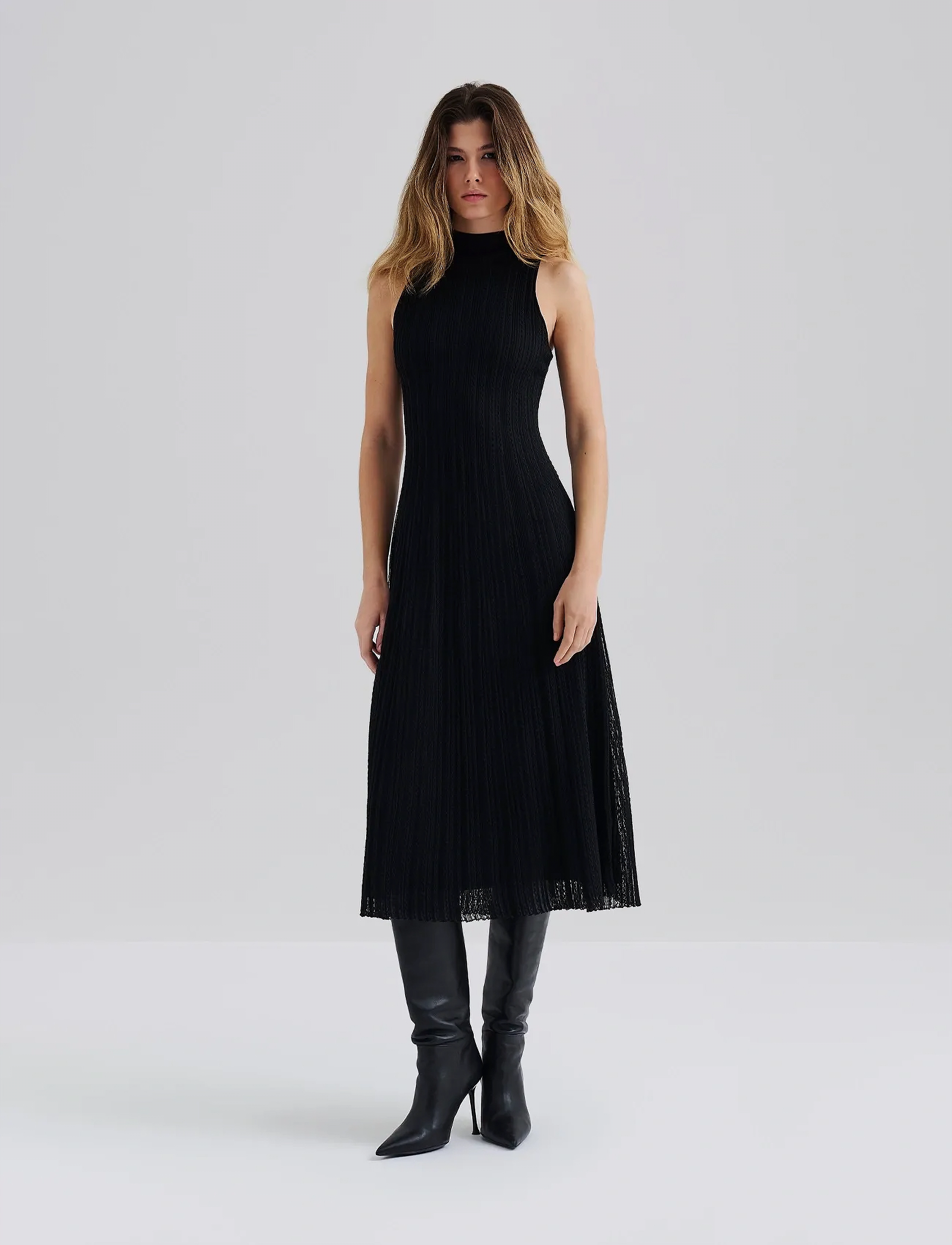 Malina Nessa Halterneck Pointelle Knitted Midi Dress, S, Designer, Schwarz - Knee-length & Midi, Frauen