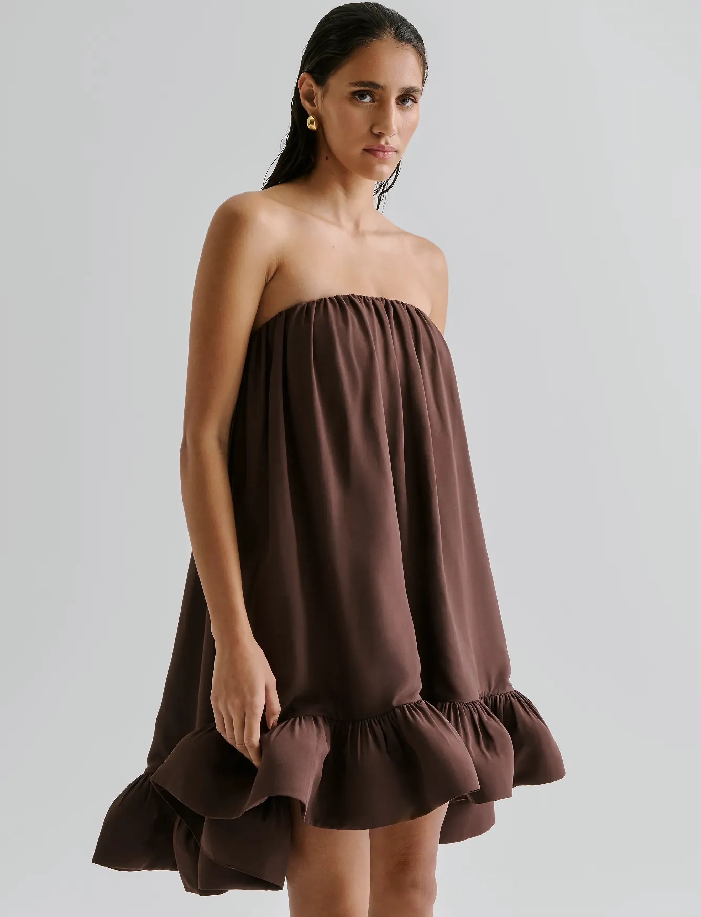 Malina - Mikala Strapless Ruffled Mini dress - minikleidid - chocolate - 3