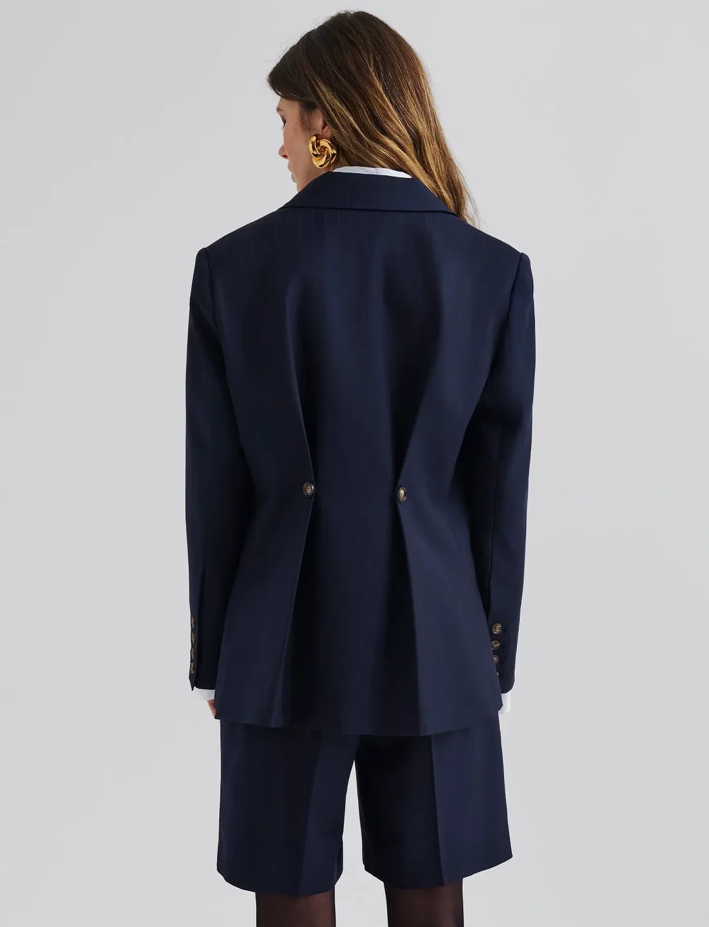 Malina - Illiana Fitted Button Detailed Wool Blend blazer - enkeltradede blazere - dark blue pinstripe - 3