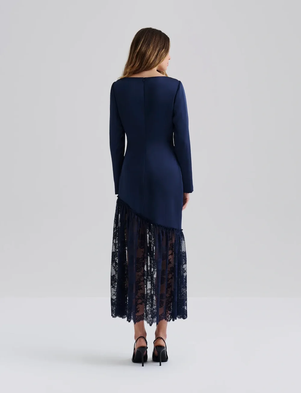 Malina - Suki Diagonal Cut Lace Midi Dress - avondjurken - dark blue - 3