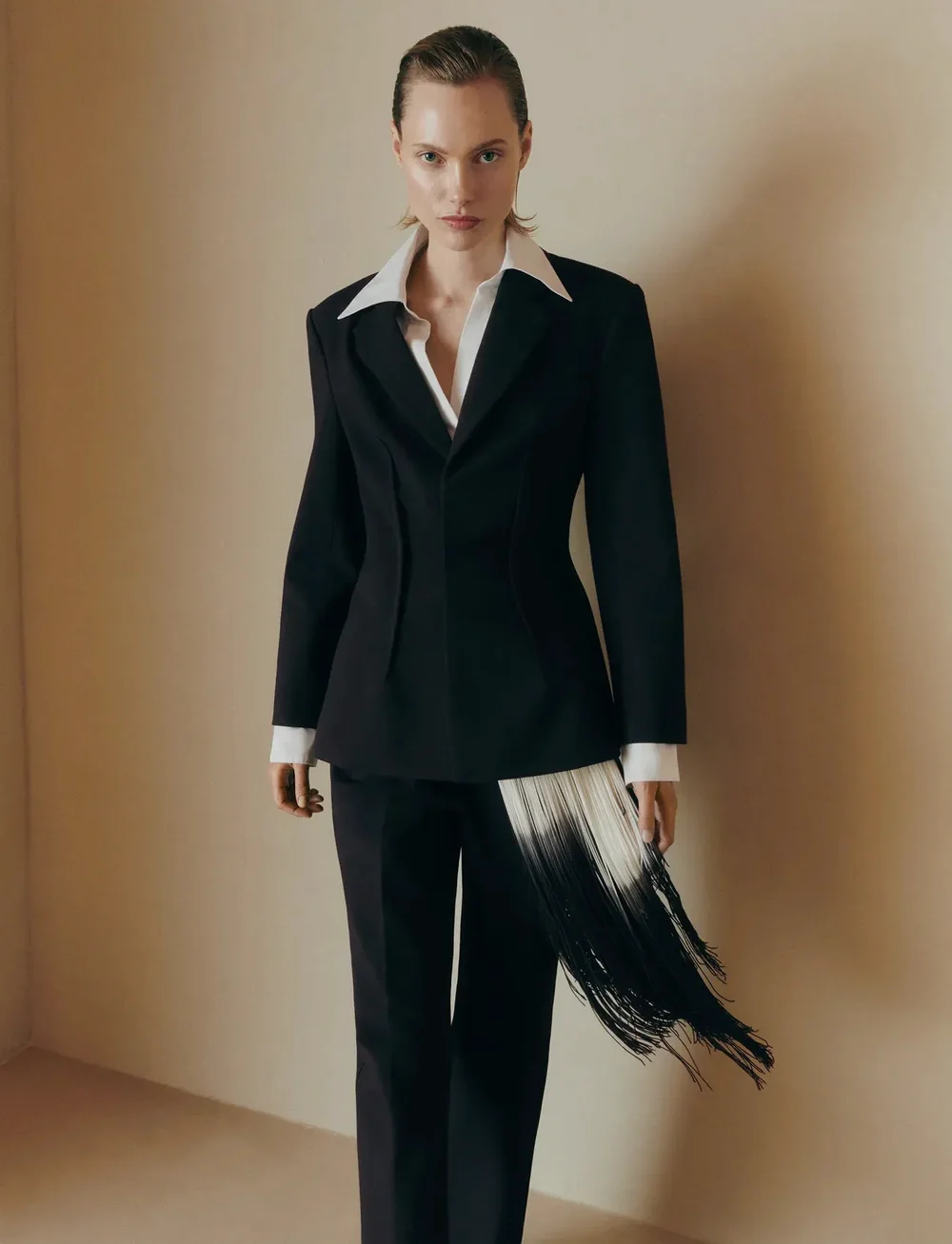 Malina - Leonne Seam Detailed Fitted blazer - single breasted blazers - black - 4