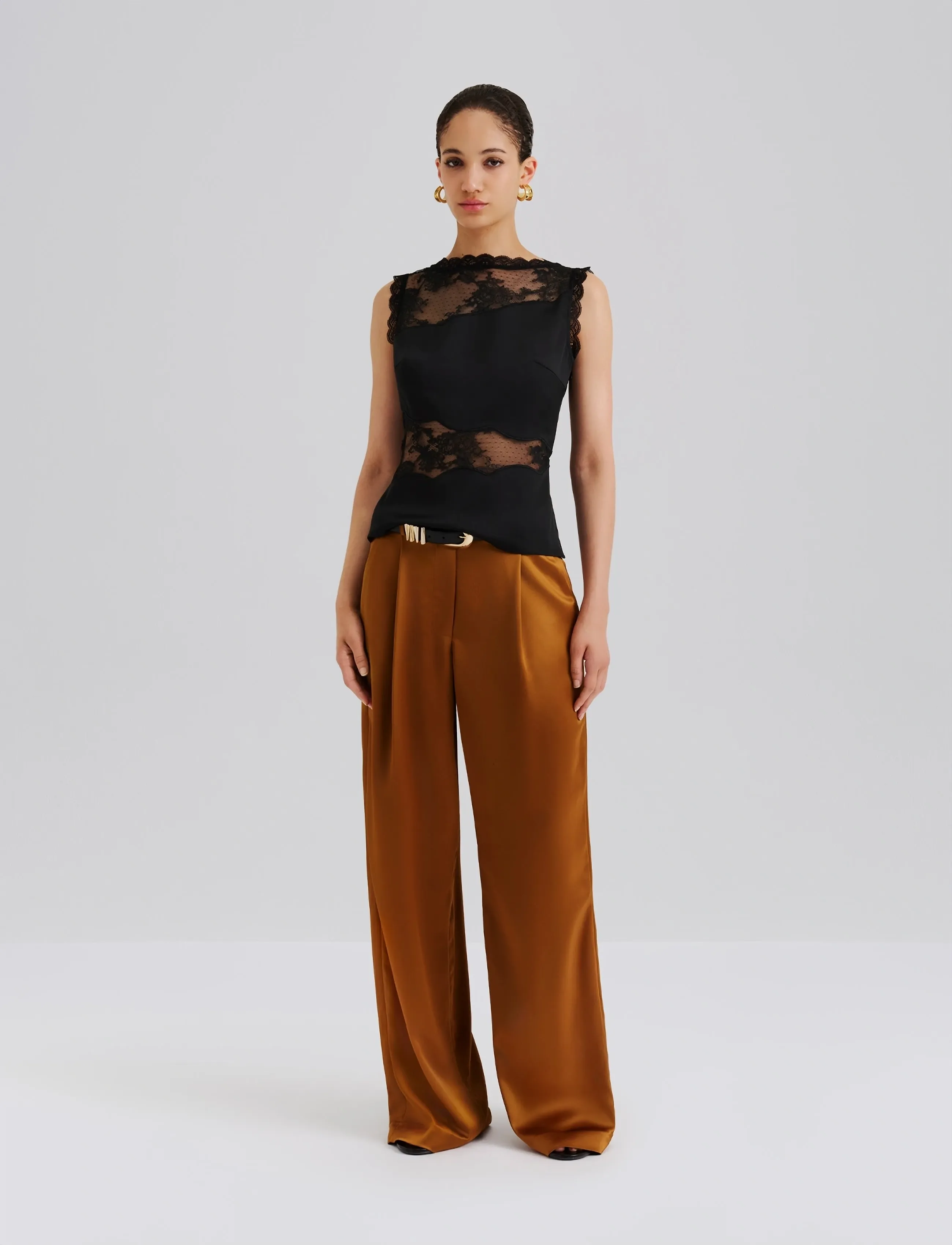 Malina Desire Lace Trimmed Cut Out Top, Kvinder, Satin Blonde Top, Sort, Str: 42