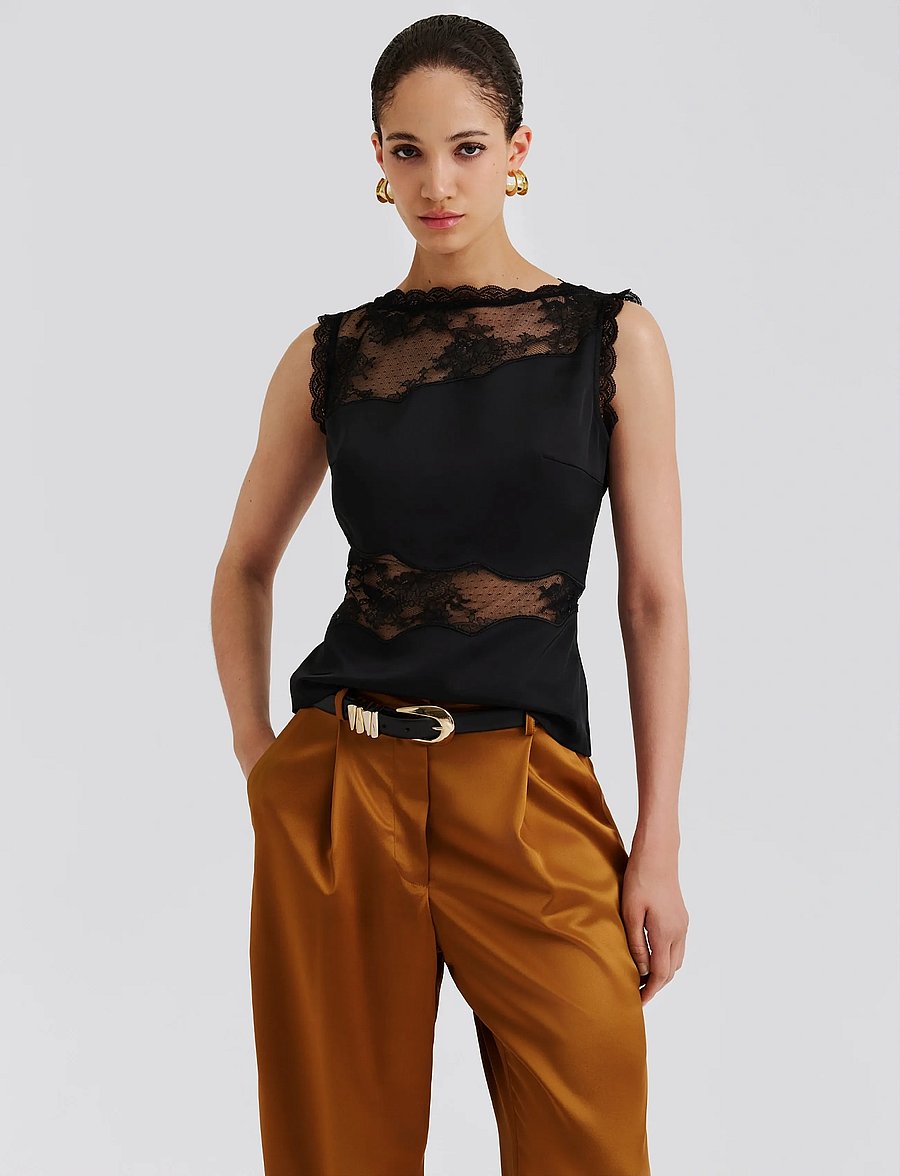 Malina - Desire Lace Trimmed Cut Out Top - Ærmeløse toppe - black - 3