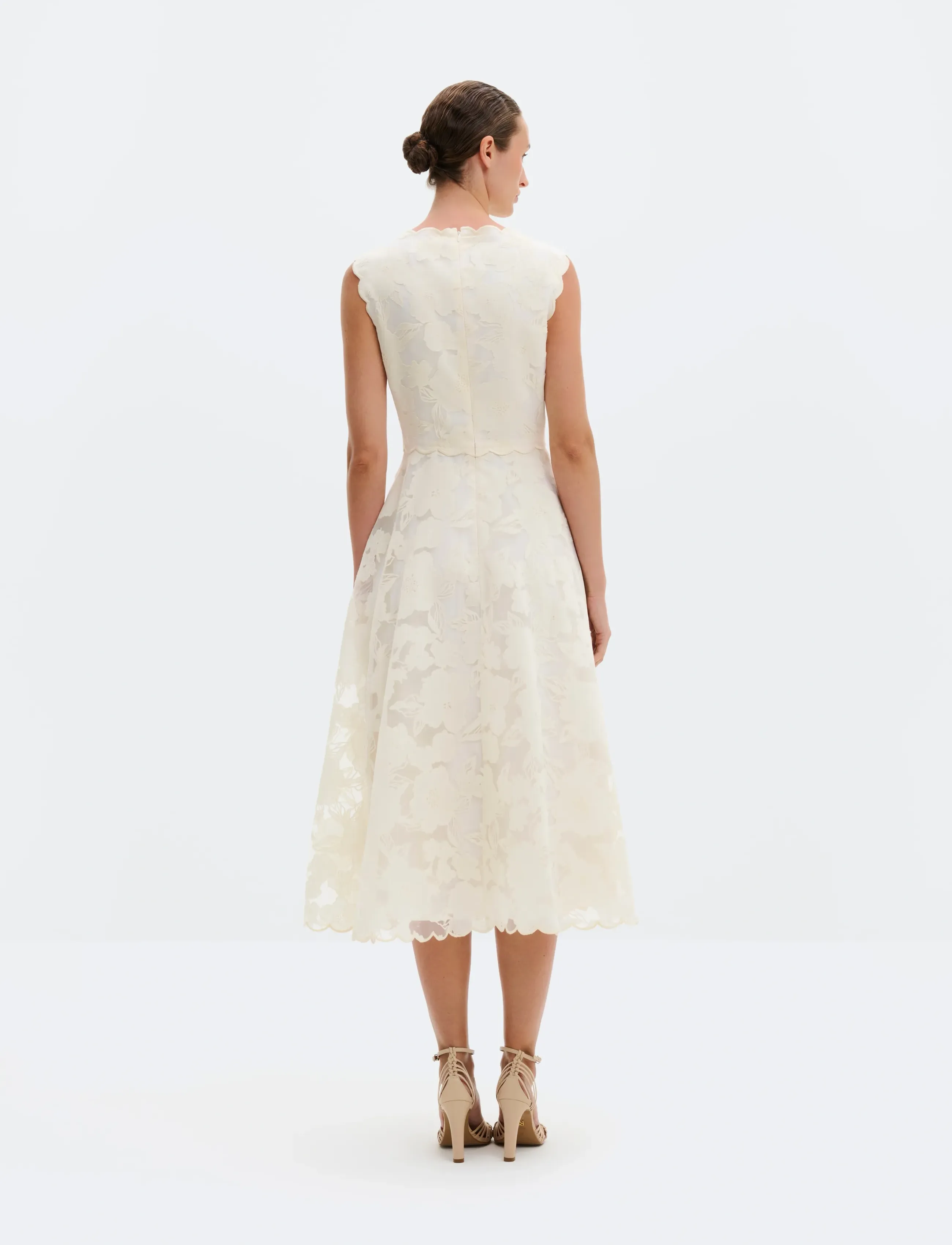 Malina - Elin Round Neck Lace Midi Dress - vanilla - 3