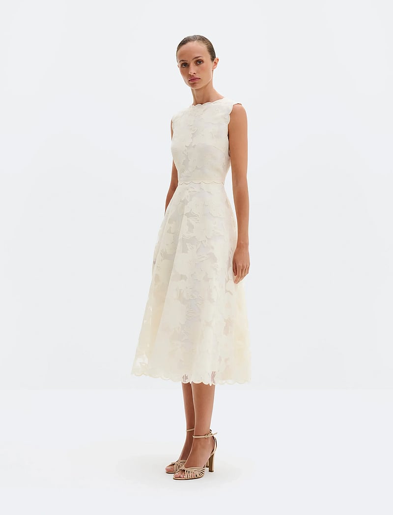 Malina Elin Round Neck Lace Midi Dress (BMA12248987) - Midi dresses - Boozt.com Malina Elin Round Neck Lace Midi Dress (BMA12248987) - Midi dresses - Boozt.com
