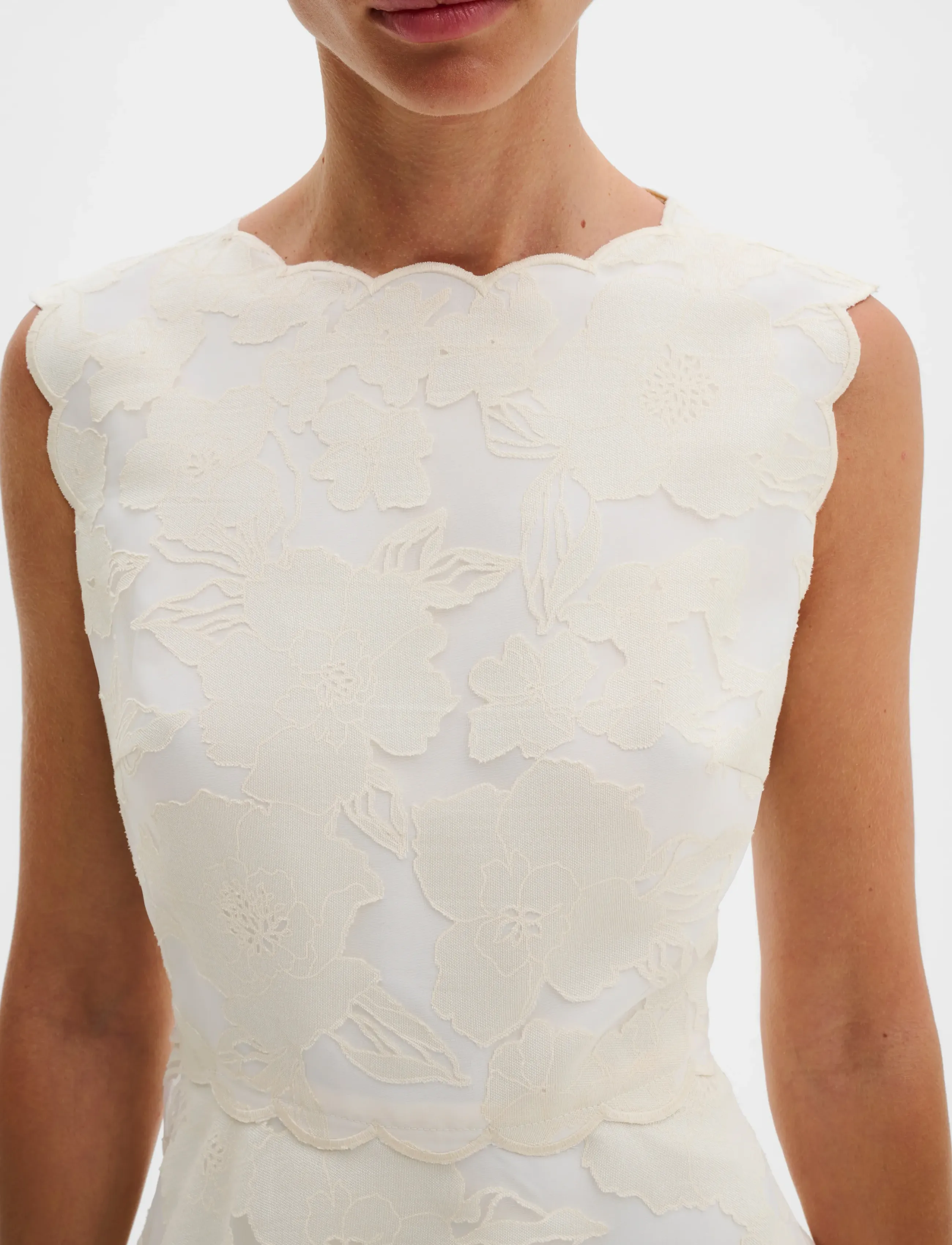 Malina - Elin Round Neck Lace Midi Dress - vanilla - 4