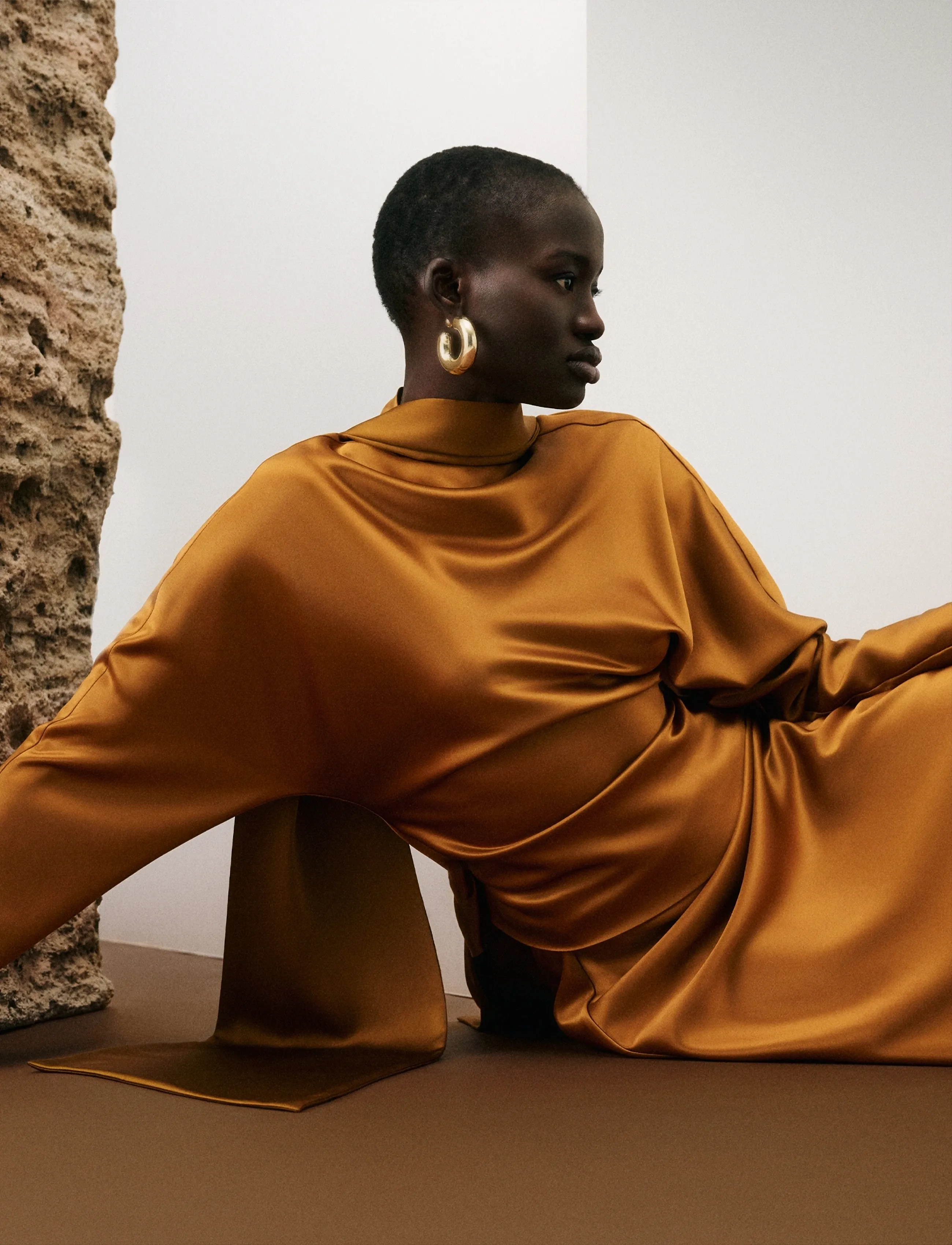 MALINA Zora Barrel Sleeve Satin Blouse blusar dam – bild 5
