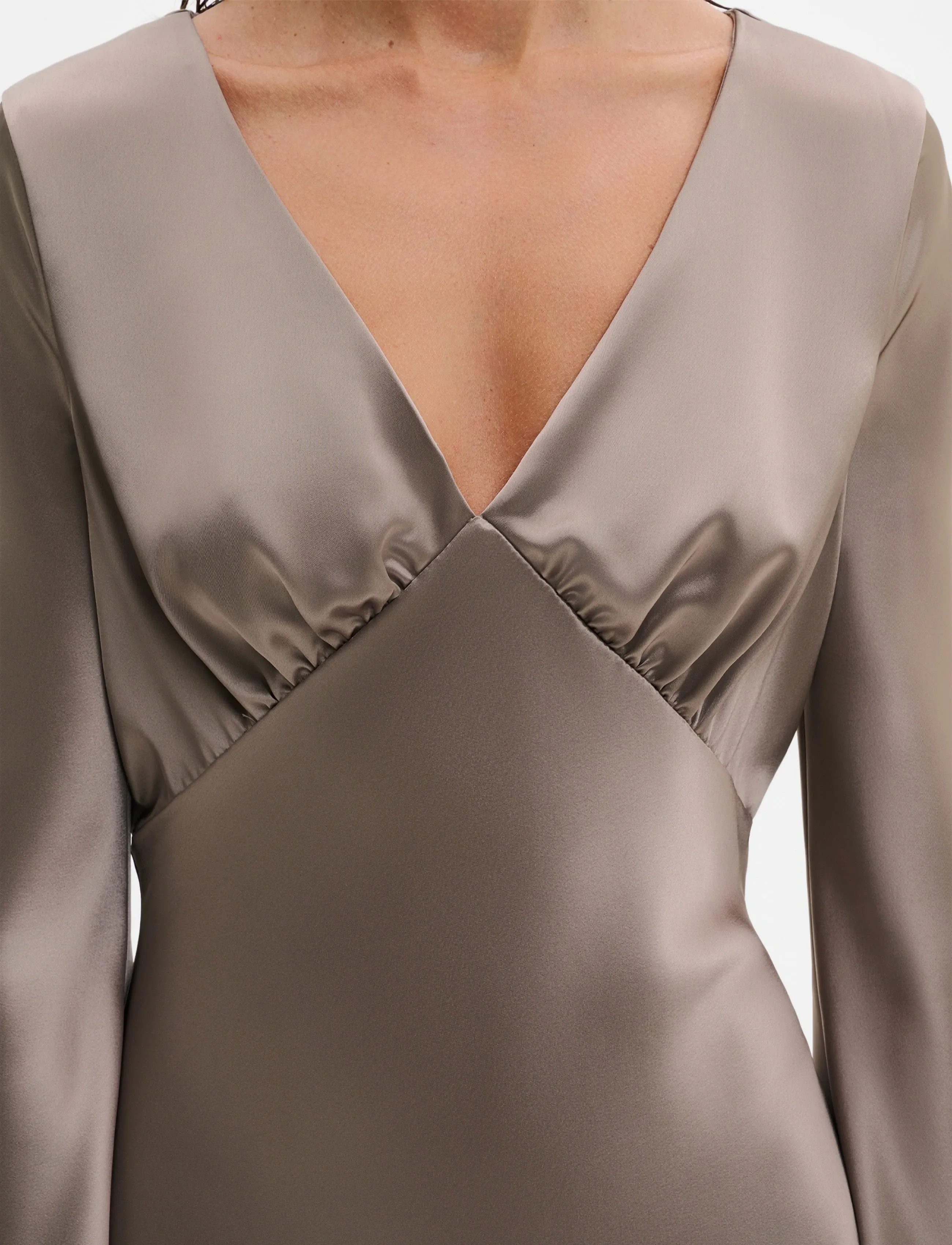 Malina - Carolina Flared Sleeve Satin Maxi Dress - aftenkjoler - graphite - 4