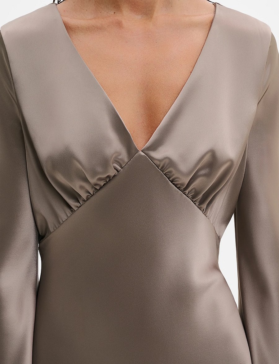Malina - Carolina Flared Sleeve Satin Maxi Dress - aftenkjoler - graphite - 4