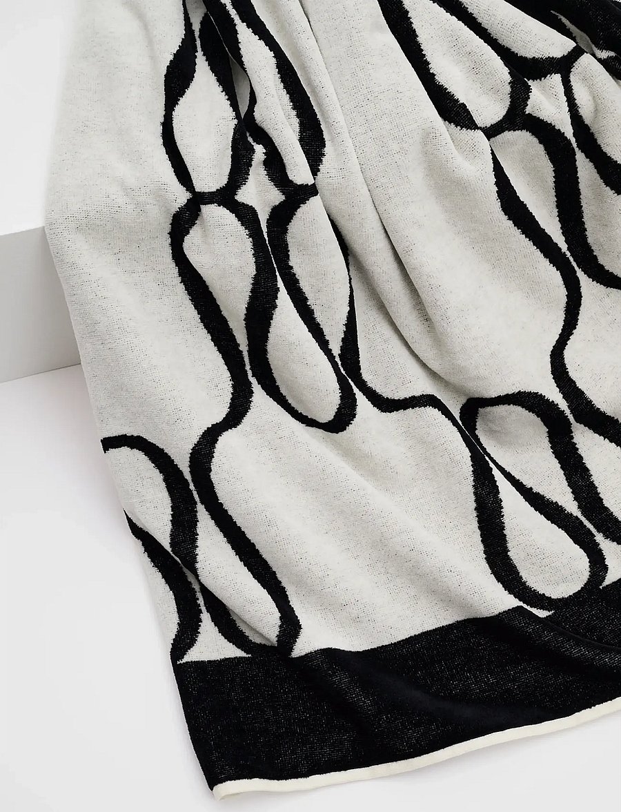 Malina - Monogram Jacquard Beach Towel - geburtstagsgeschenke - black - 4