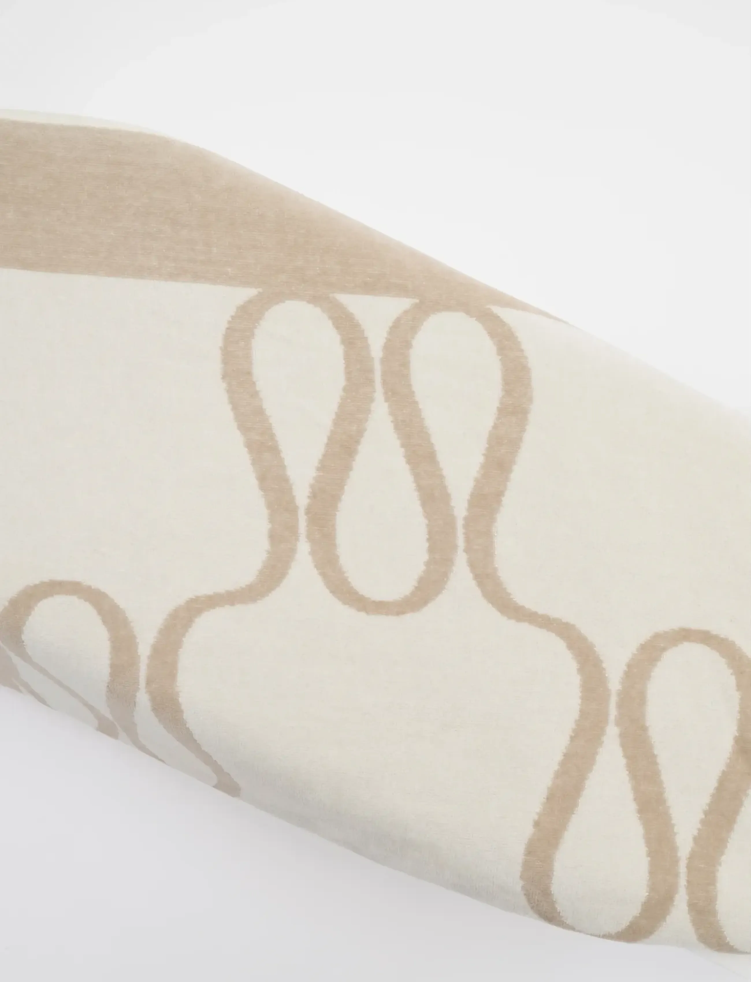 Malina - Monogram Jacquard Beach Towel - baðhandklæði - light taupe - 4