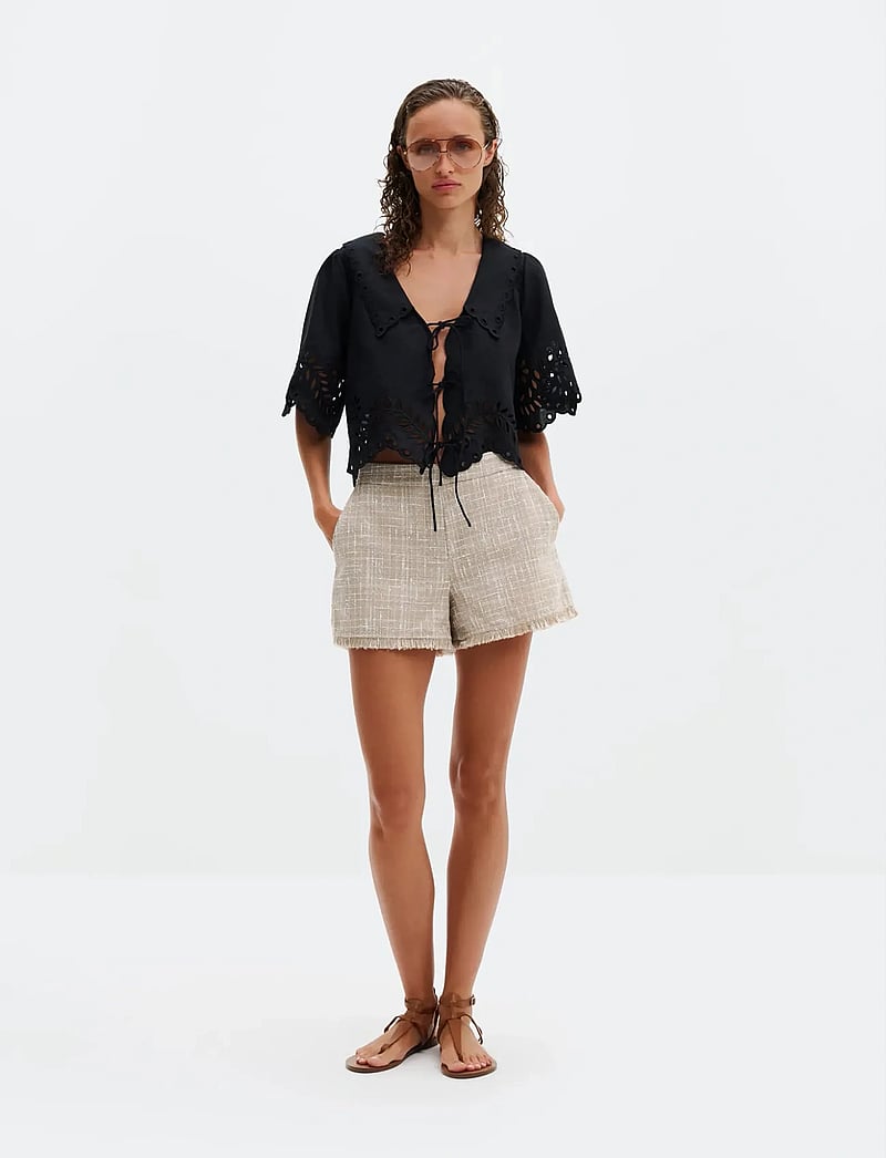 Malina - Jovie Fringe Trimmed Boucle Shorts - casual shorts - boucle beige - 4