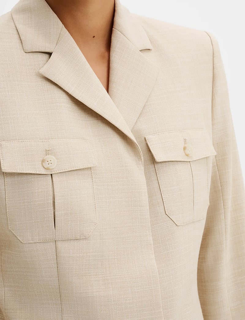 Malina - Evin Pocket Detail Blazer - enkelknäppta kavajer - sand - 3