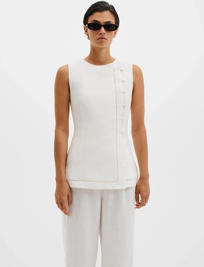 Malina - Arwen Button Detailed Vest - tanktops - white - 2