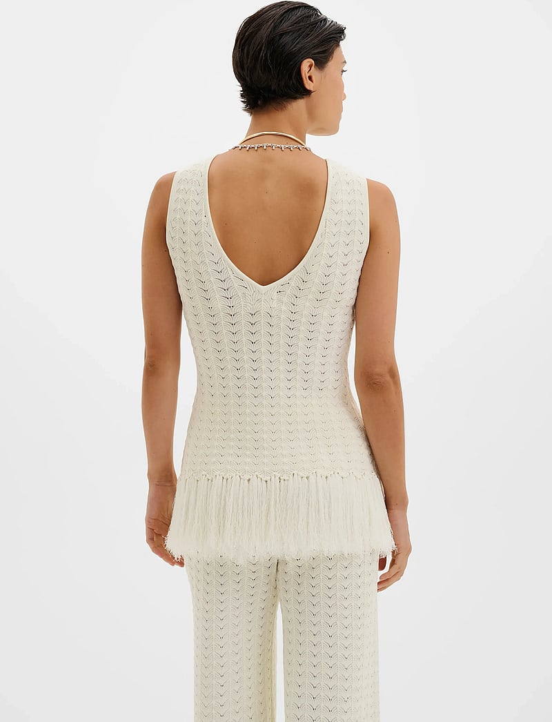 Malina - Amal Knitted Fringe Top - Ärmellose tops - white - 2