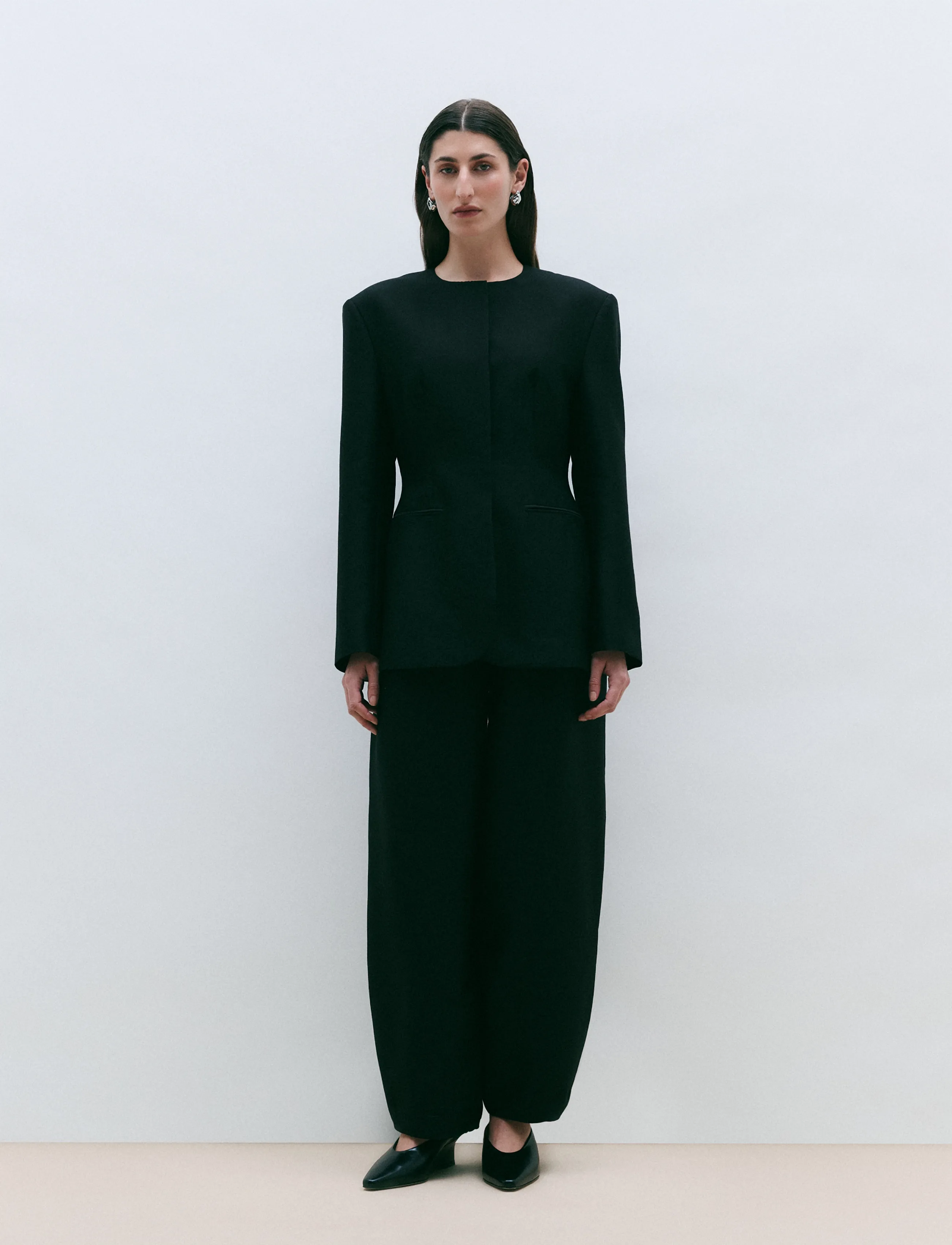 Malina - Carol Collarless Wool-Silk Evening Blazer - enkeltradede blazere - black - 5