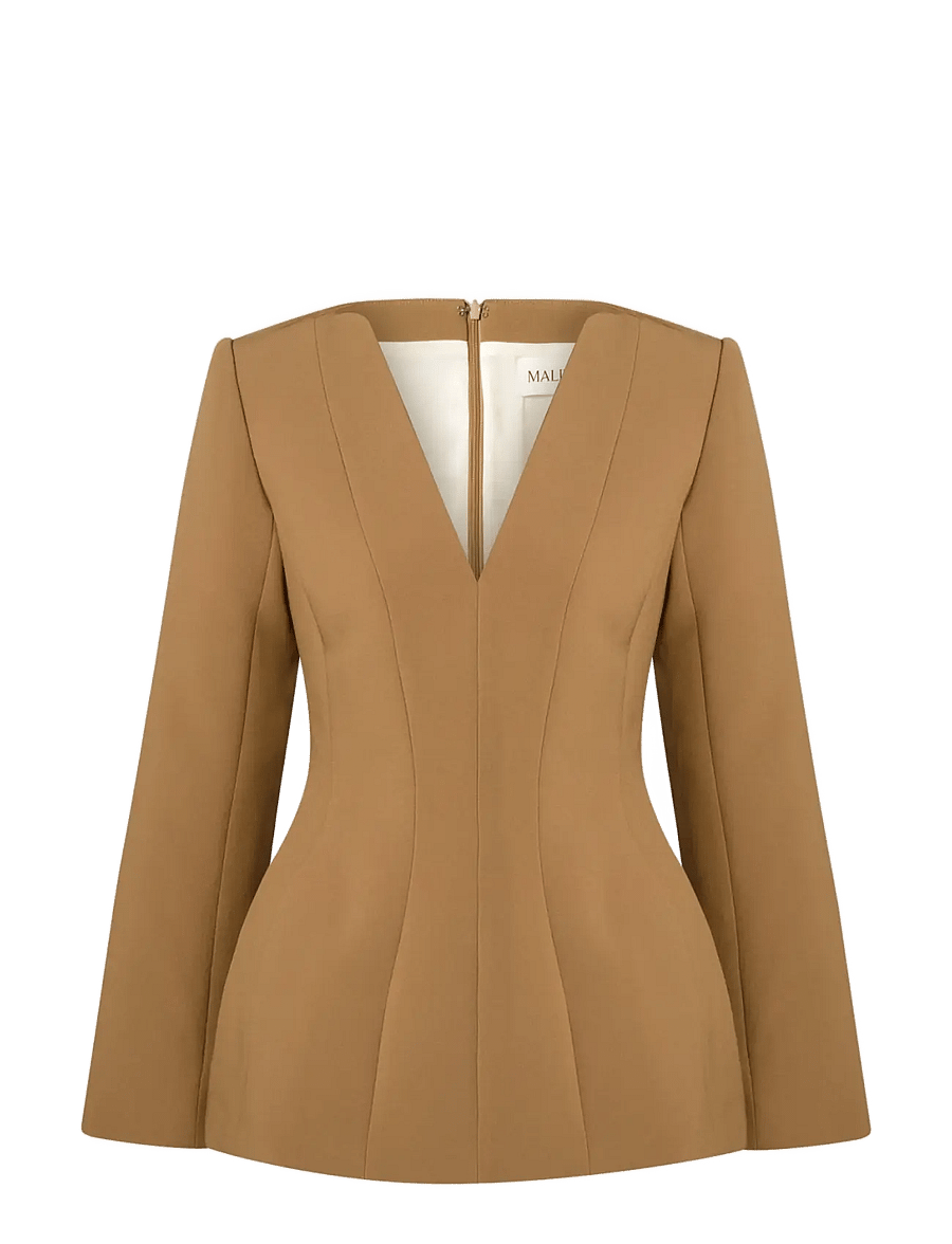 Malina - Ninni Cut-Out Shoulder Hourglass Top - langärmlige tops - camel - 1