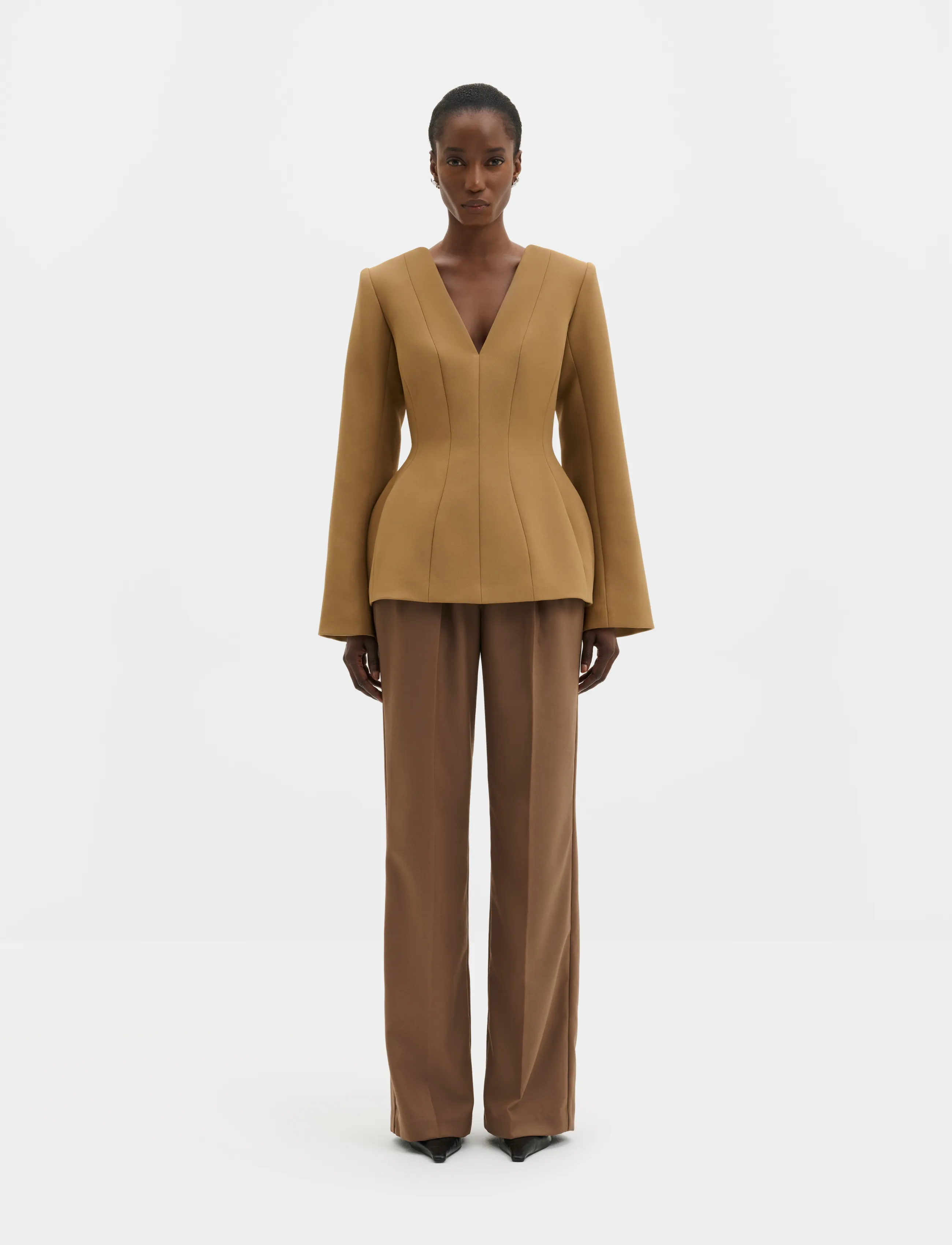 Malina Ninni Cut-Out Shoulder Hourglass Top, Kvinder, Timeglas V-Hals Top, Brun, Str: 44