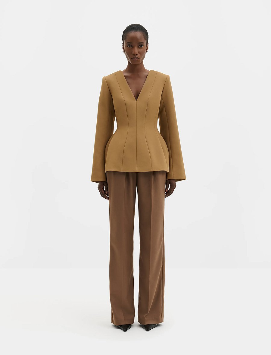 Malina - Ninni Cut-Out Shoulder Hourglass Top - langärmlige tops - camel - 0