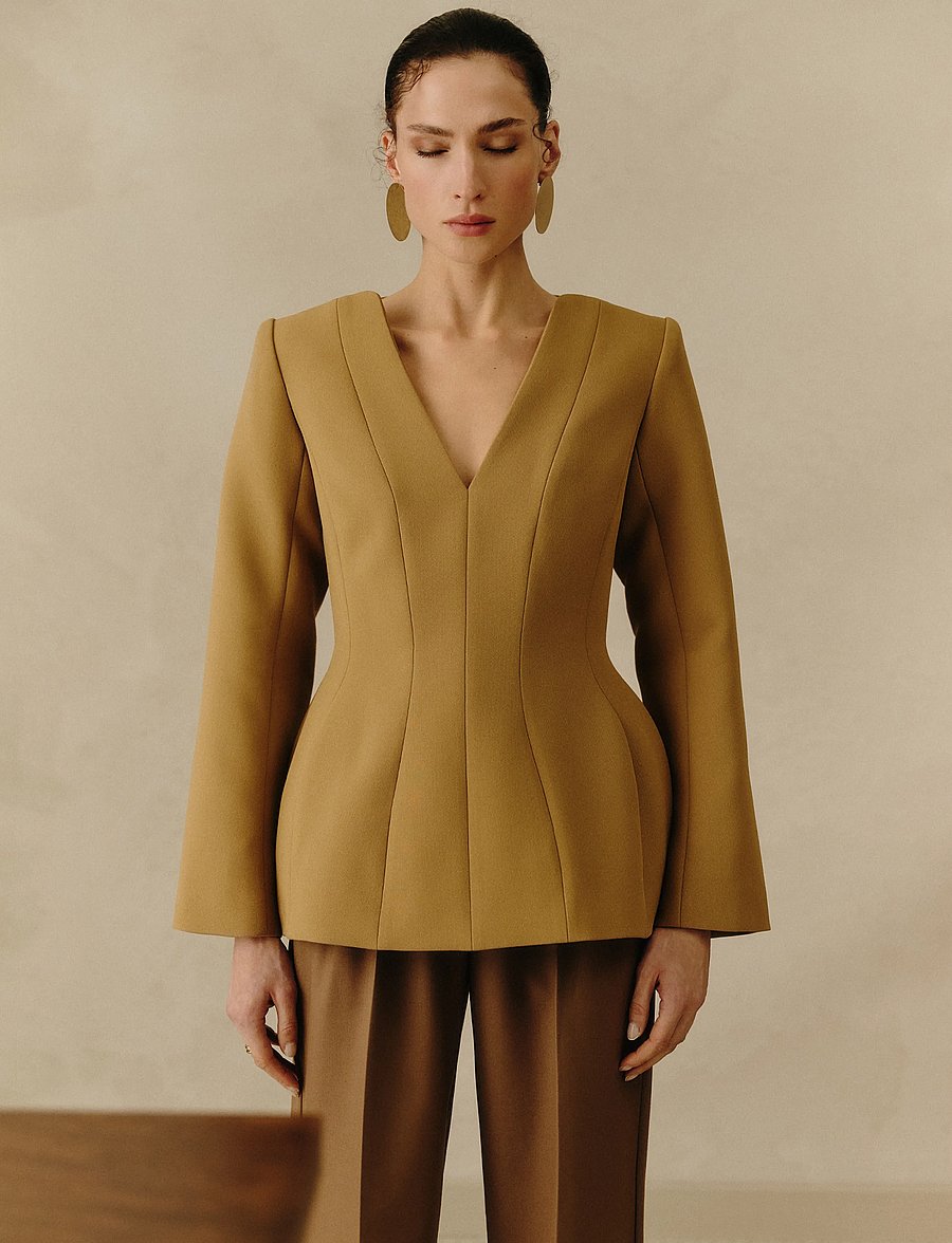 Malina - Ninni Cut-Out Shoulder Hourglass Top - langærmede toppe - camel - 5