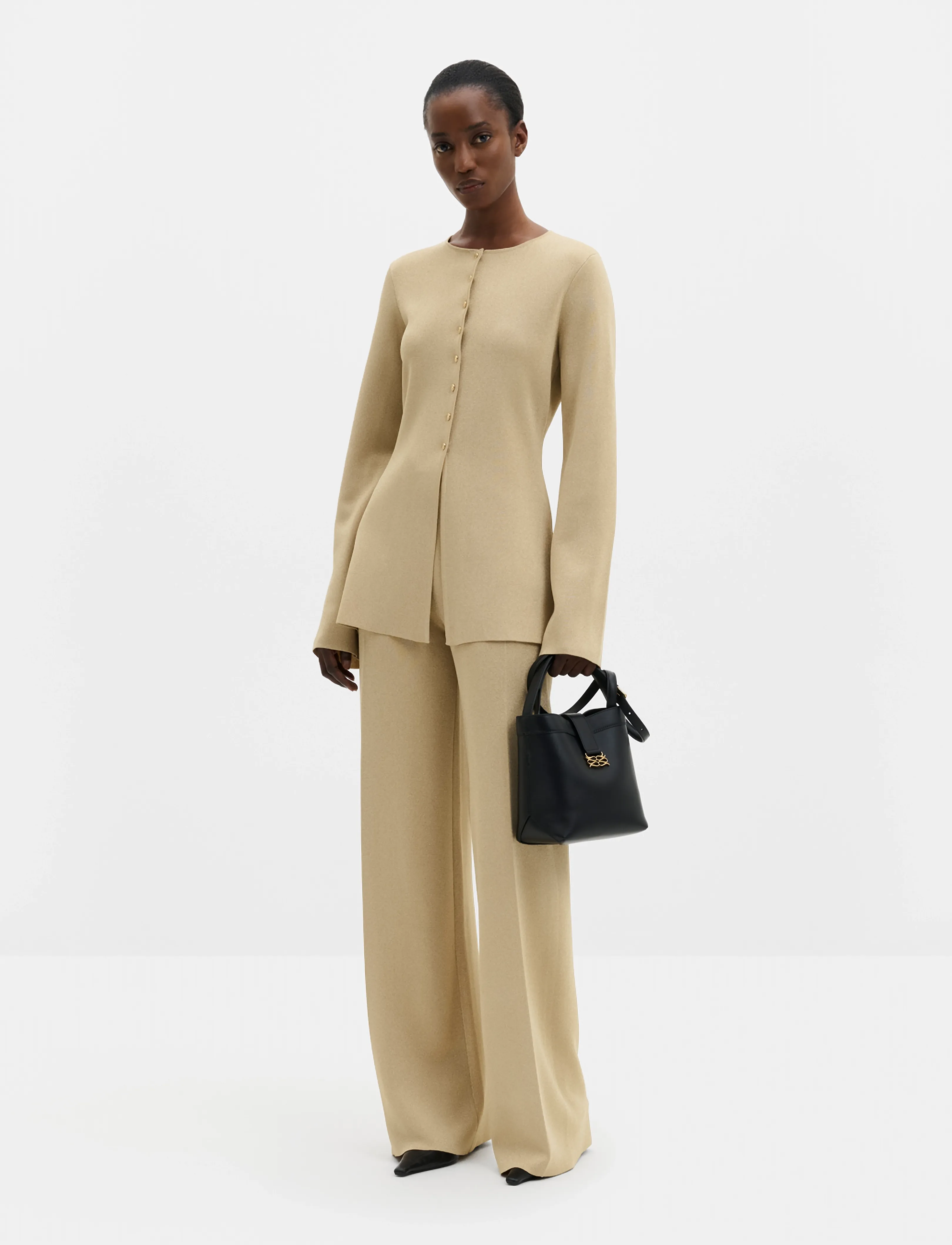 Malina - Ammie Metallic Milano Knitted Trousers - hose mit geradem bein - pale gold - 4