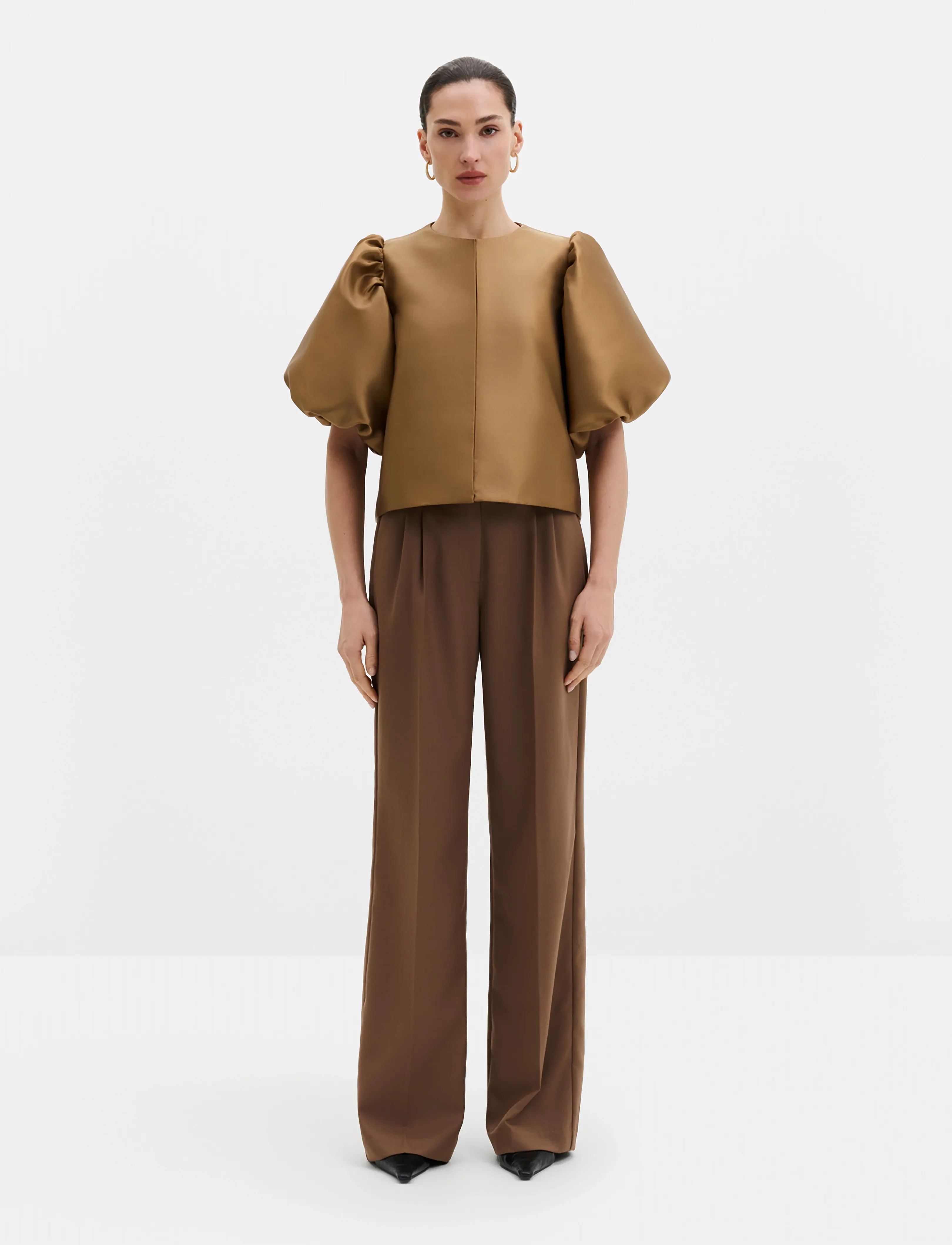 Malina - Cleo Puff-Sleeve Satin Blouse - kurzärmelige blusen - camel - 3