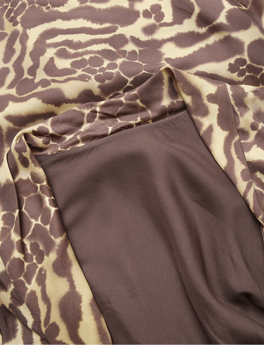 Malina - Cezanne Low Back Satin Mini Dress - fodralklänningar - savannah - 5