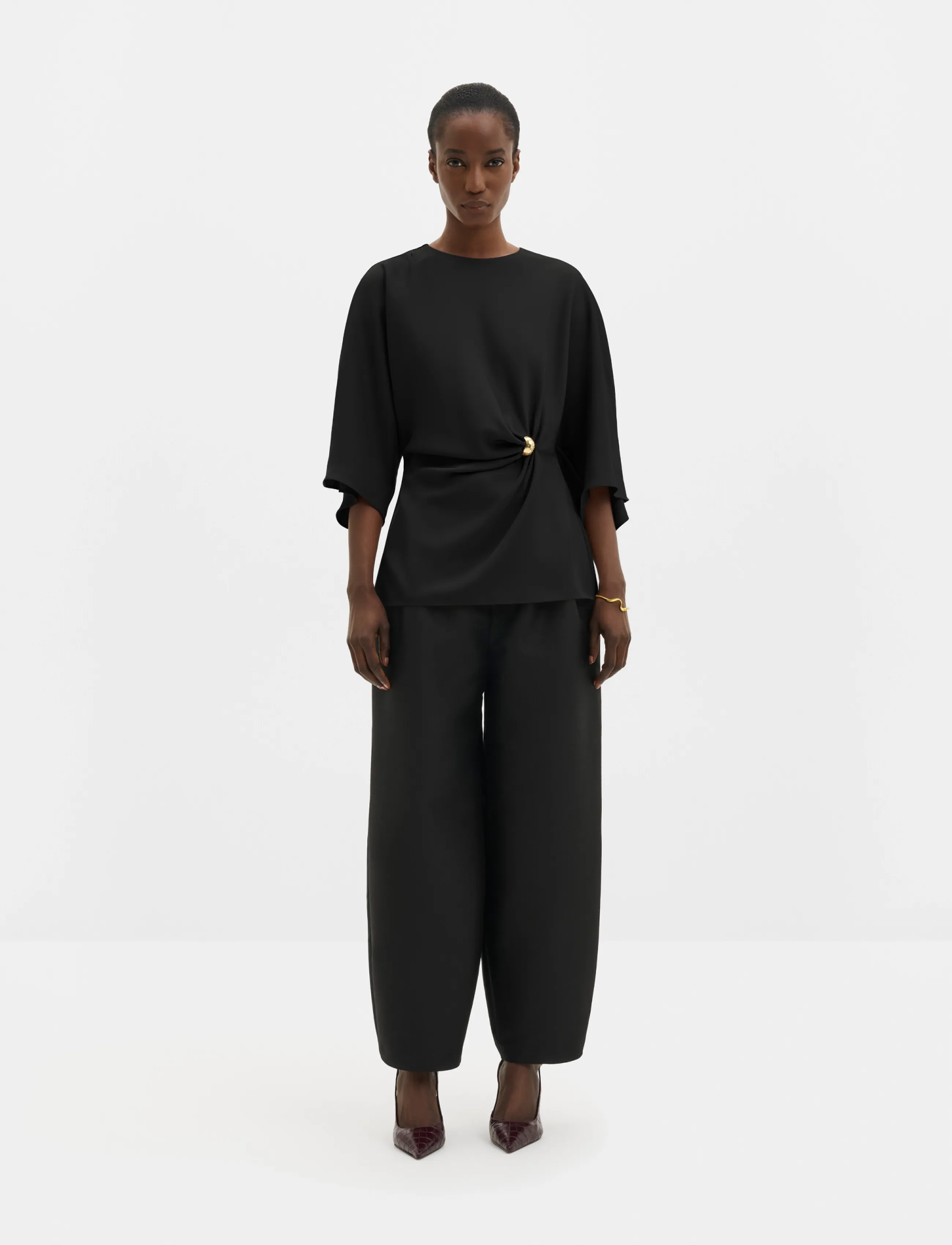 Malina - Zilla Brooch Detailed Blouse - short-sleeved blouses - black - 3