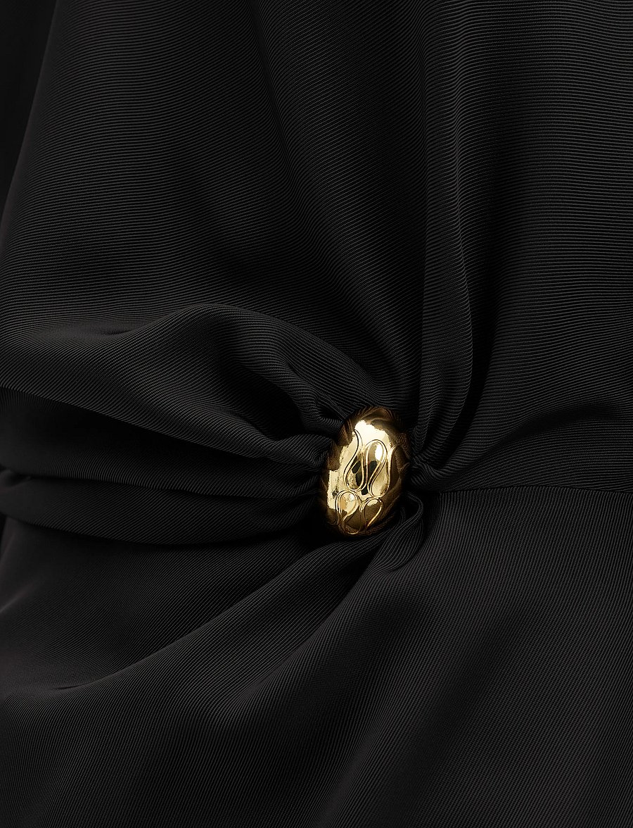 Malina - Zilla Brooch Detailed Blouse - kortärmade blusar - black - 4