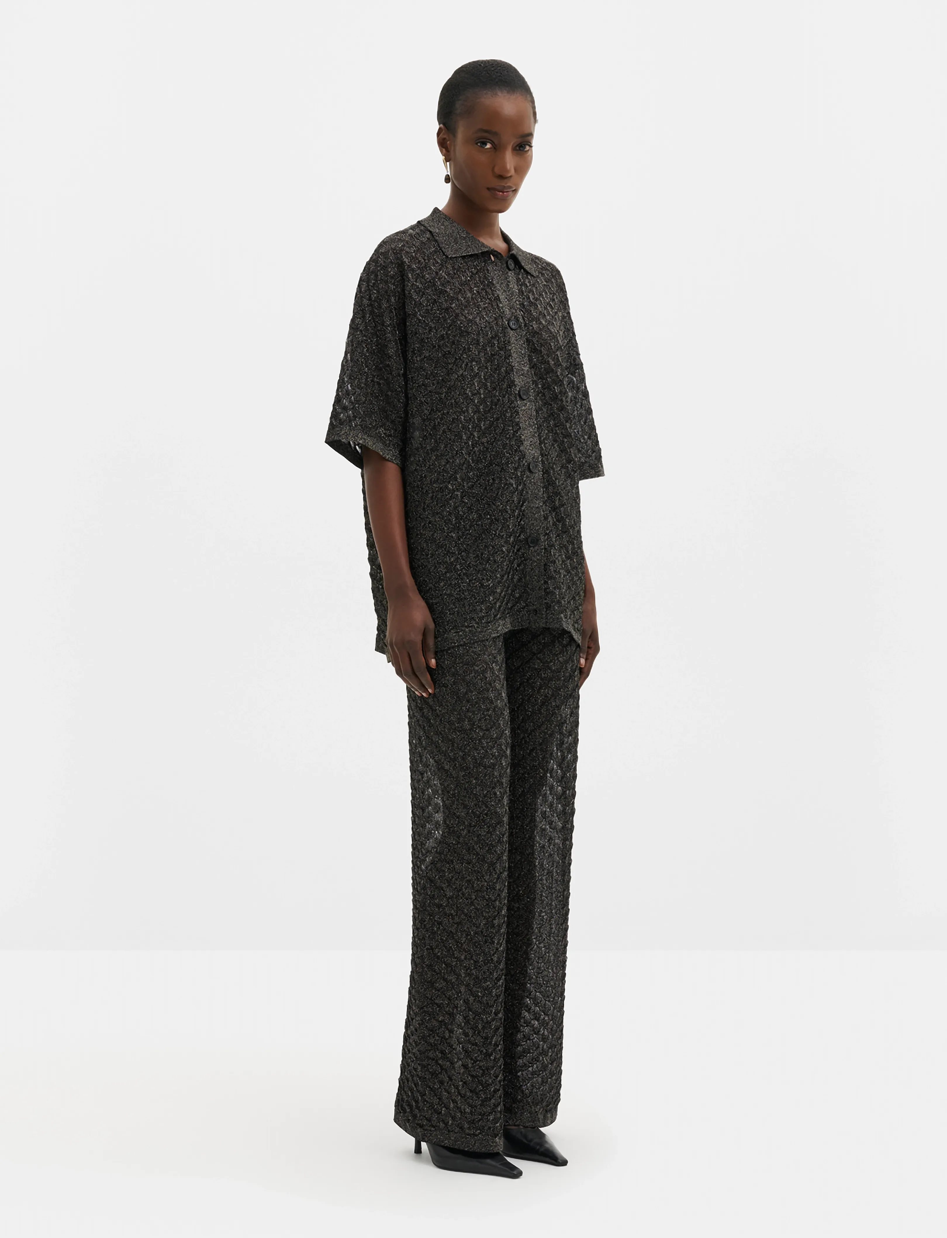 Malina - Moa Oversized Pointelle Knitted Shirt - hosen mit weitem bein - black metallic - 4